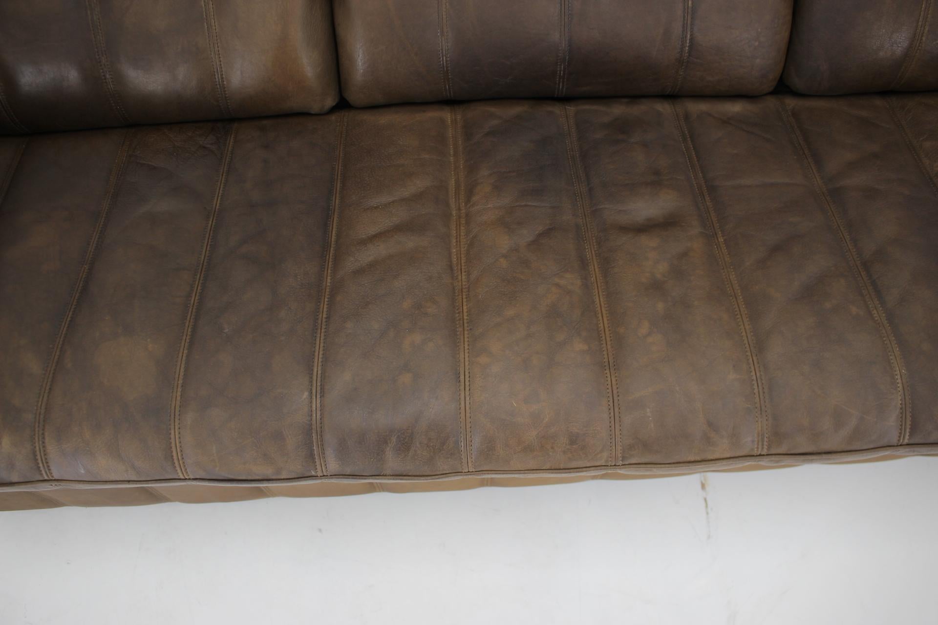 1980s De Sede Exclusive Brown Leather Sofa, Switzerland For Sale 14