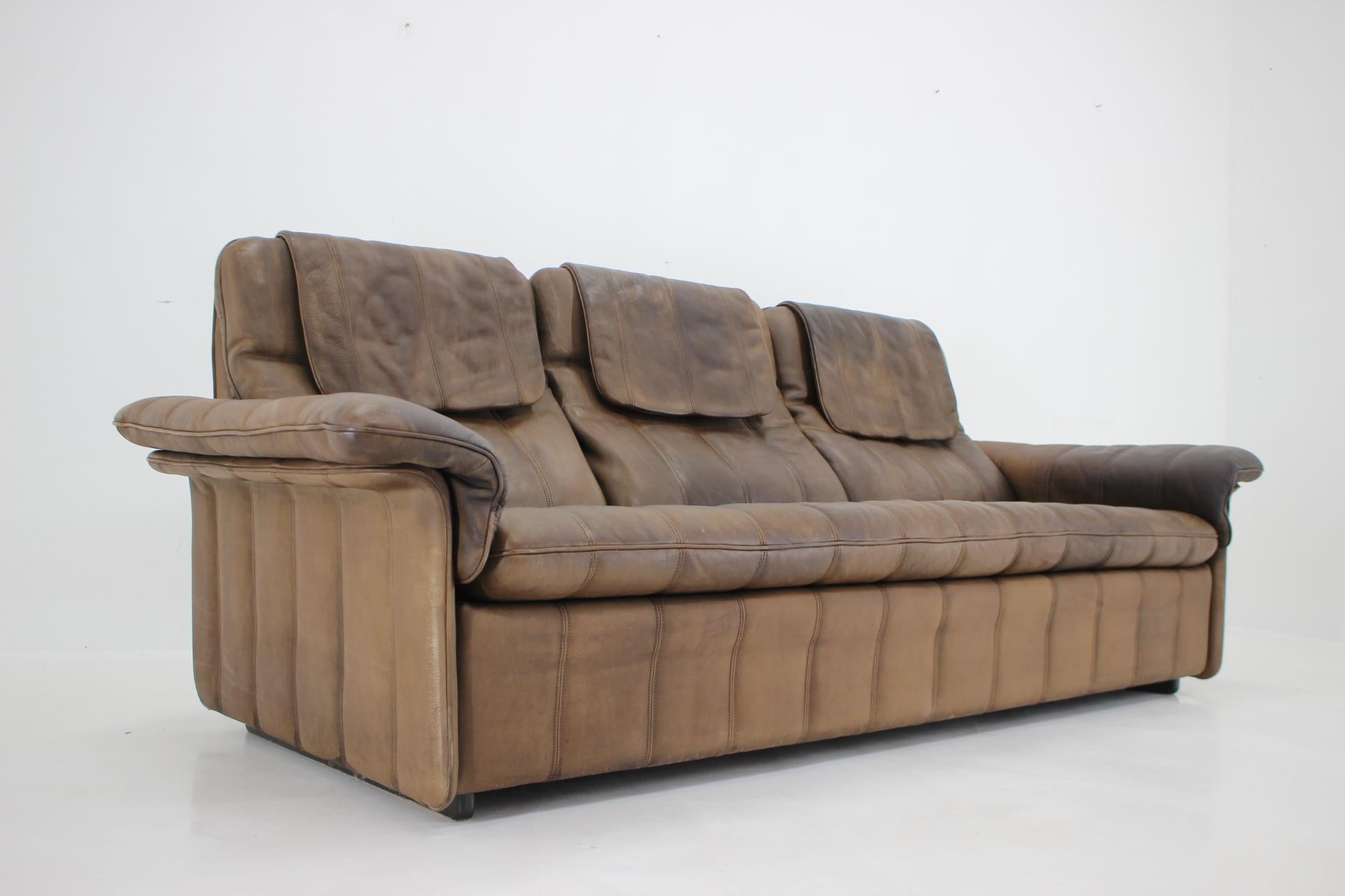 1980s De Sede Exclusive Brown Leather Sofa, Switzerland In Good Condition For Sale In Praha, CZ