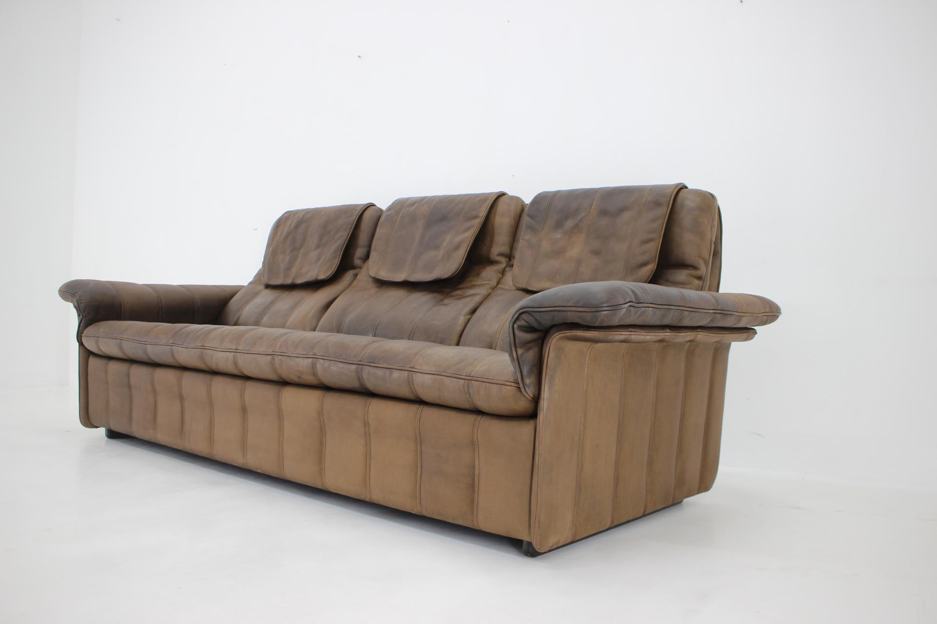 1980s De Sede Exclusive Brown Leather Sofa, Switzerland For Sale 2