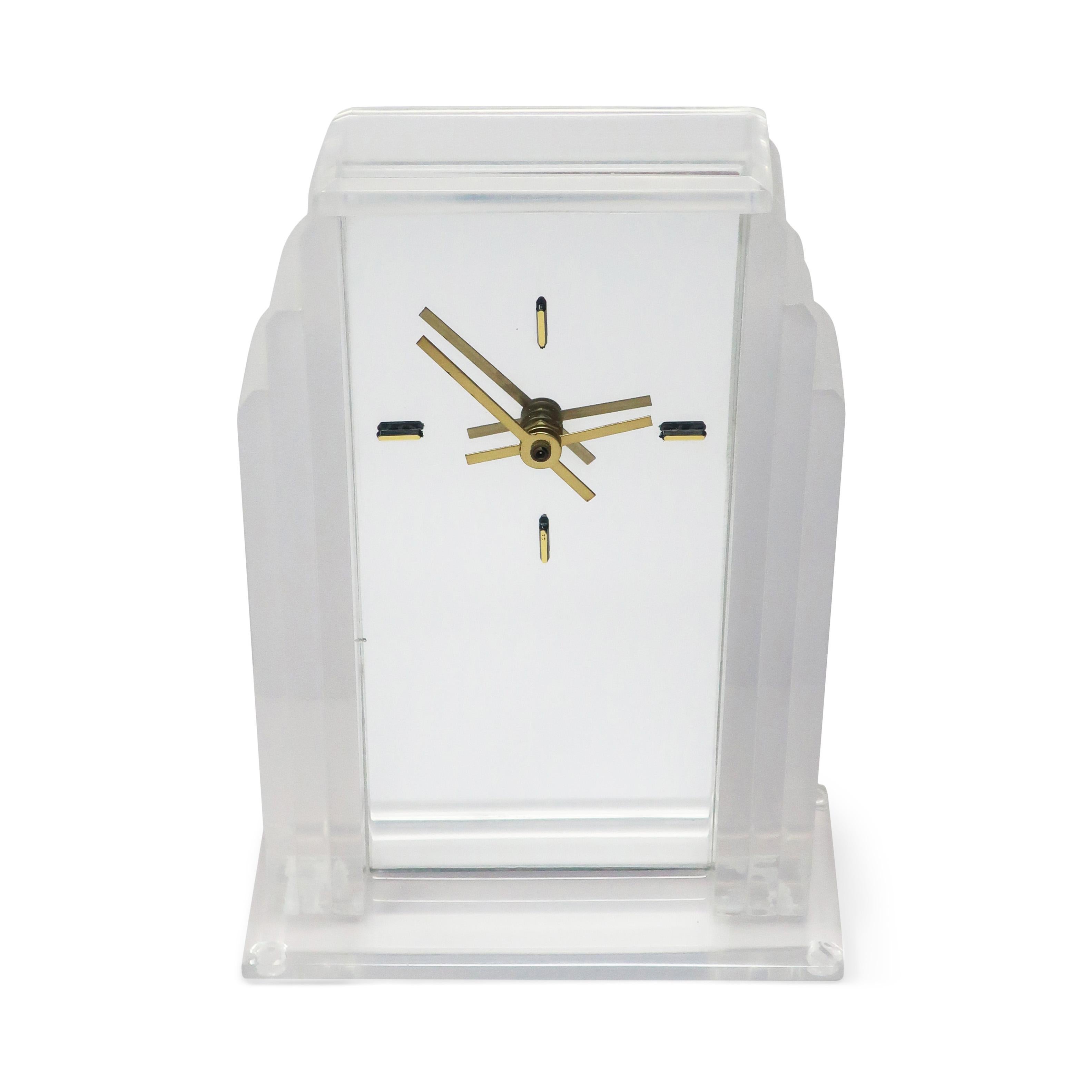 1980s Deco Vintage Lucite Desk or Mantle Clock In Good Condition For Sale In Brooklyn, NY