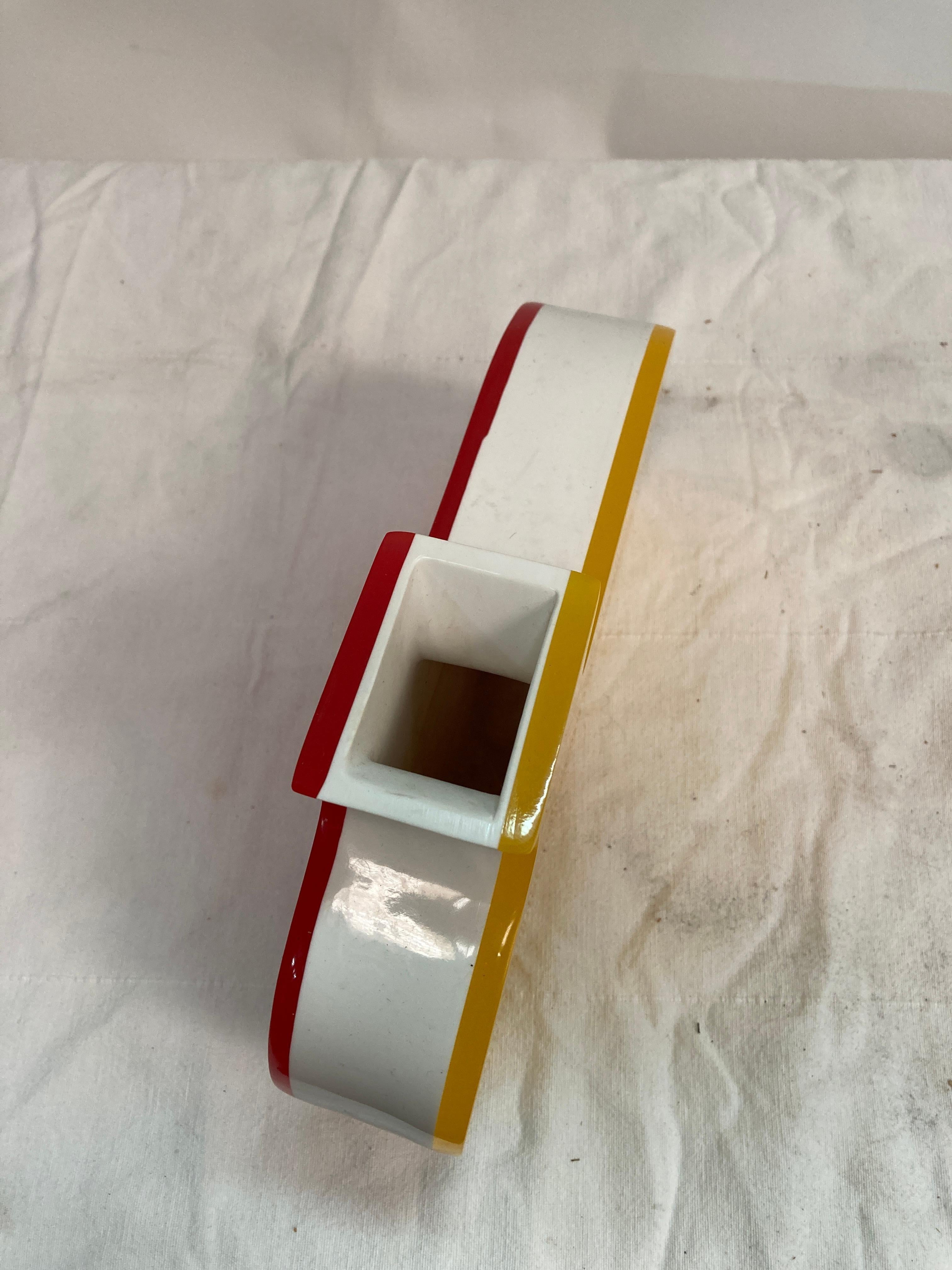 1980's decorative design vase For Sale 1