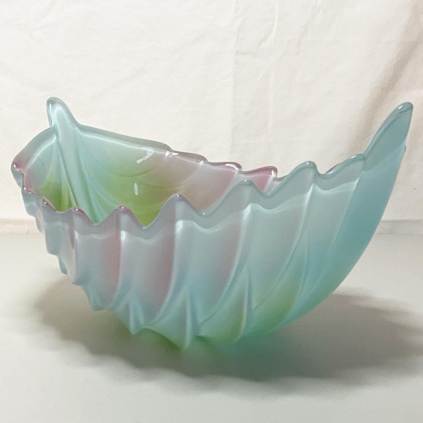 1980s Decorative Glass Leaf Serving Bowl For Sale 3