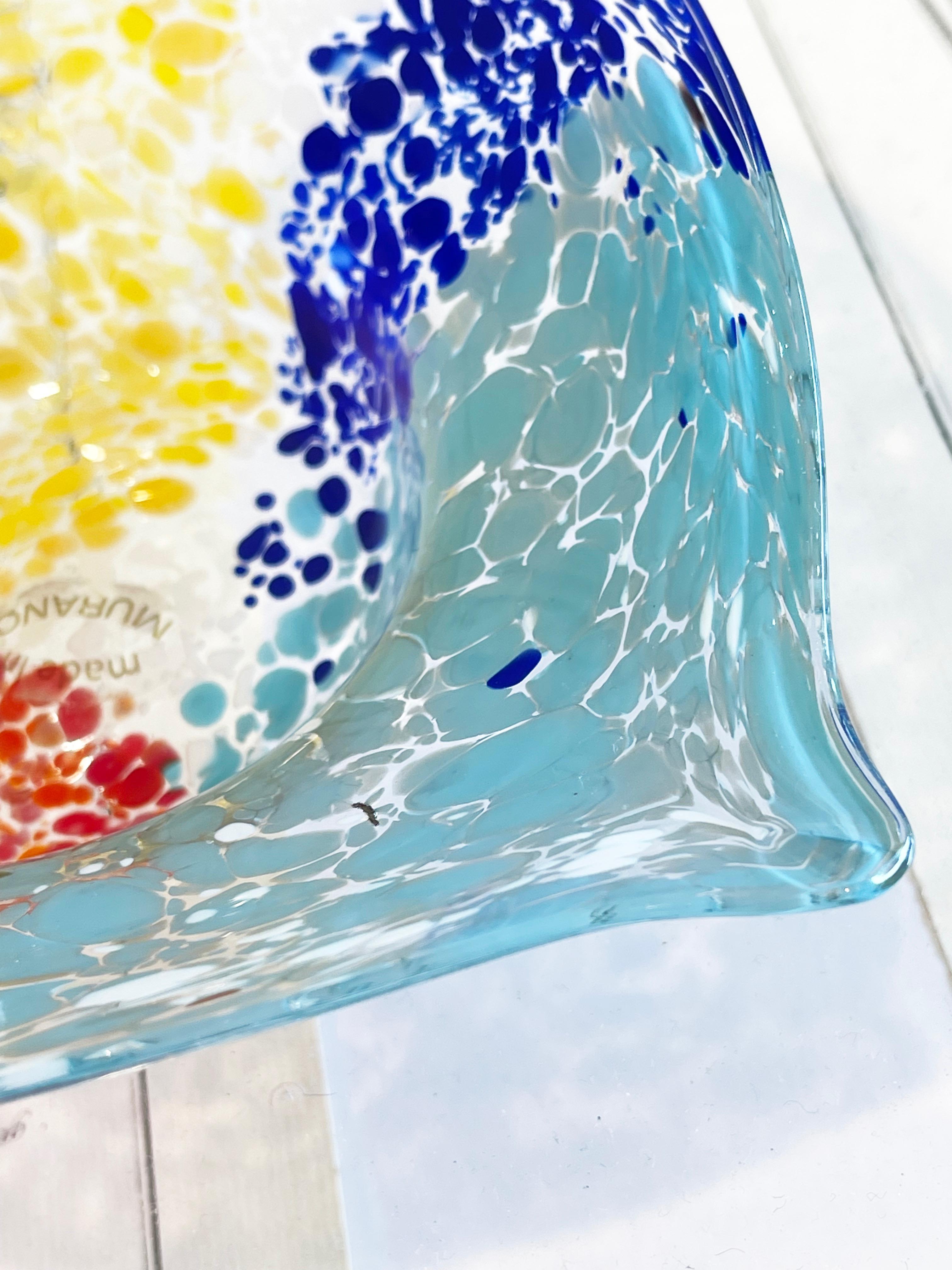 Bol Millefiori Confetti en verre de Murano délicat en forme de cœur en cuir des années 1980 en vente 2