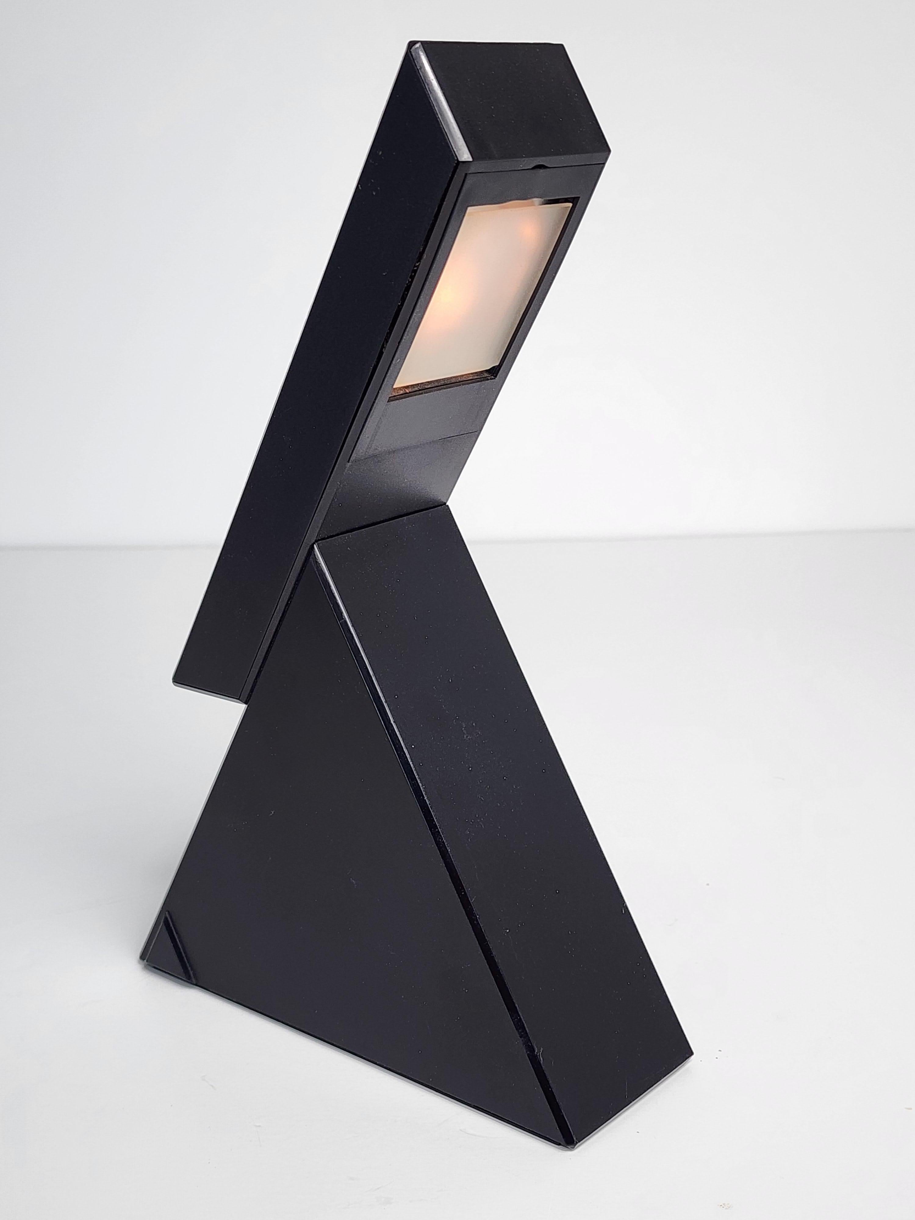 1980s  Delta  Lampe de table halogène de Mario Bertorelle ,  Italie  en vente 6