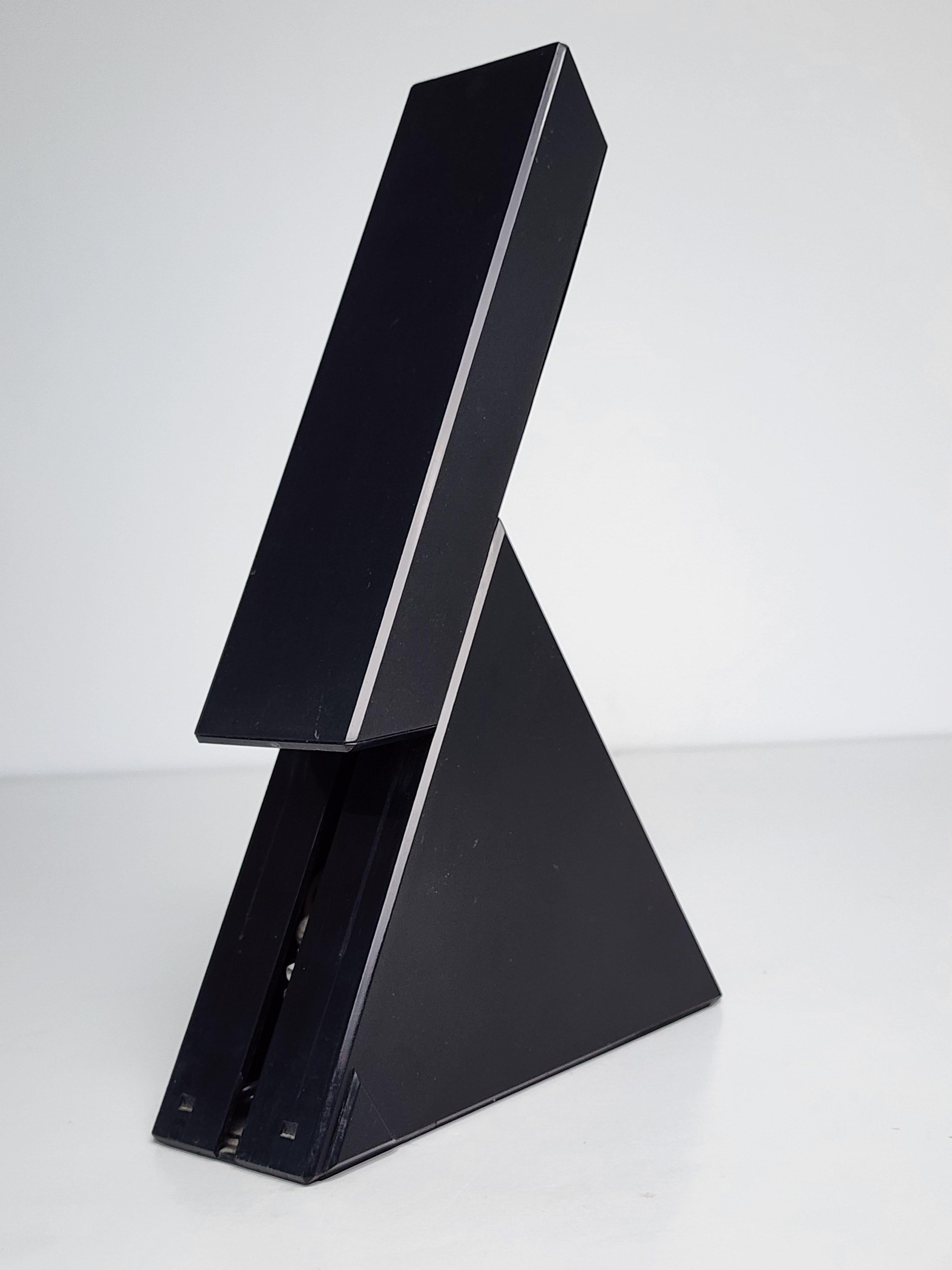 Fin du 20e siècle 1980s  Delta  Lampe de table halogène de Mario Bertorelle ,  Italie  en vente