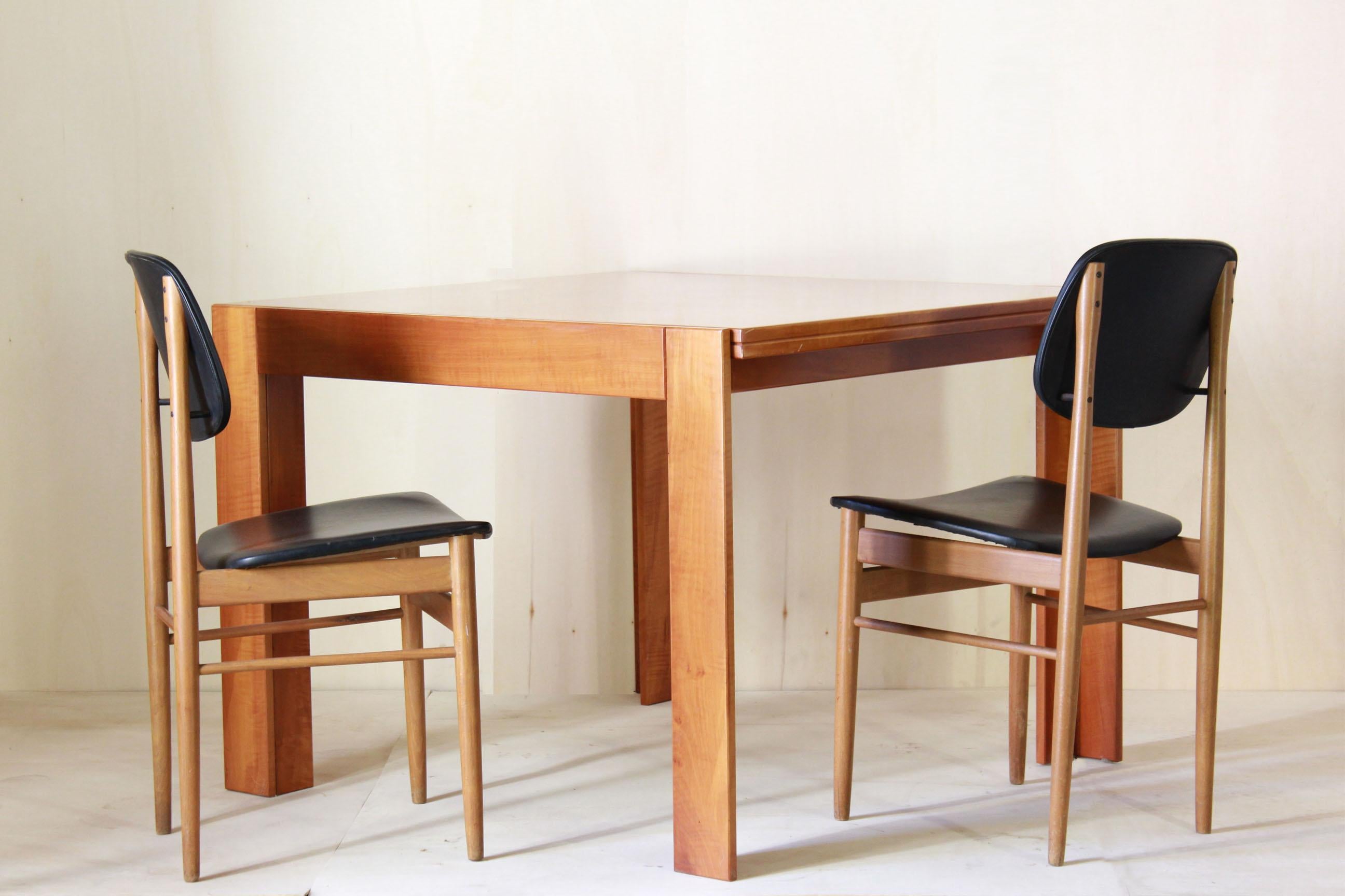 European Wood Dining Table, Afra & Tobia Scarpa for Cassina, Italy 1980s For Sale