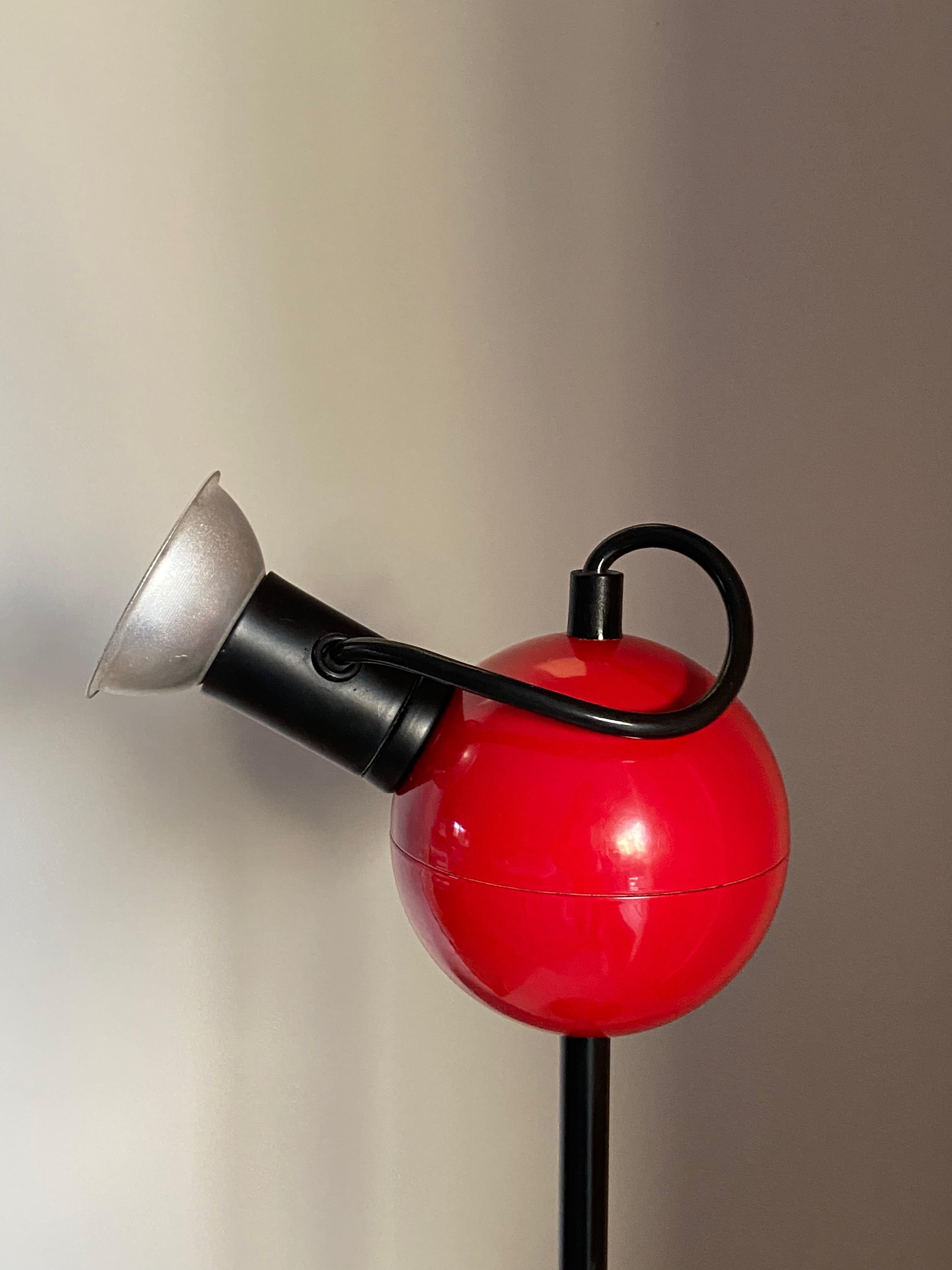1980er Jahre Design Stefano Cevoli Tischlampe, hergestellt von Vermezzo Hergestellt in Italien (Dänisch) im Angebot