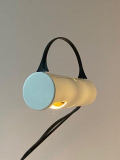 1980er Jahre Design Vico Magistreti Tischlampe Slalom Oluce Hergestellt in Italien