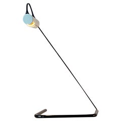 1980er Jahre Design Vico Magistreti Tischlampe Slalom Oluce Hergestellt in Italien