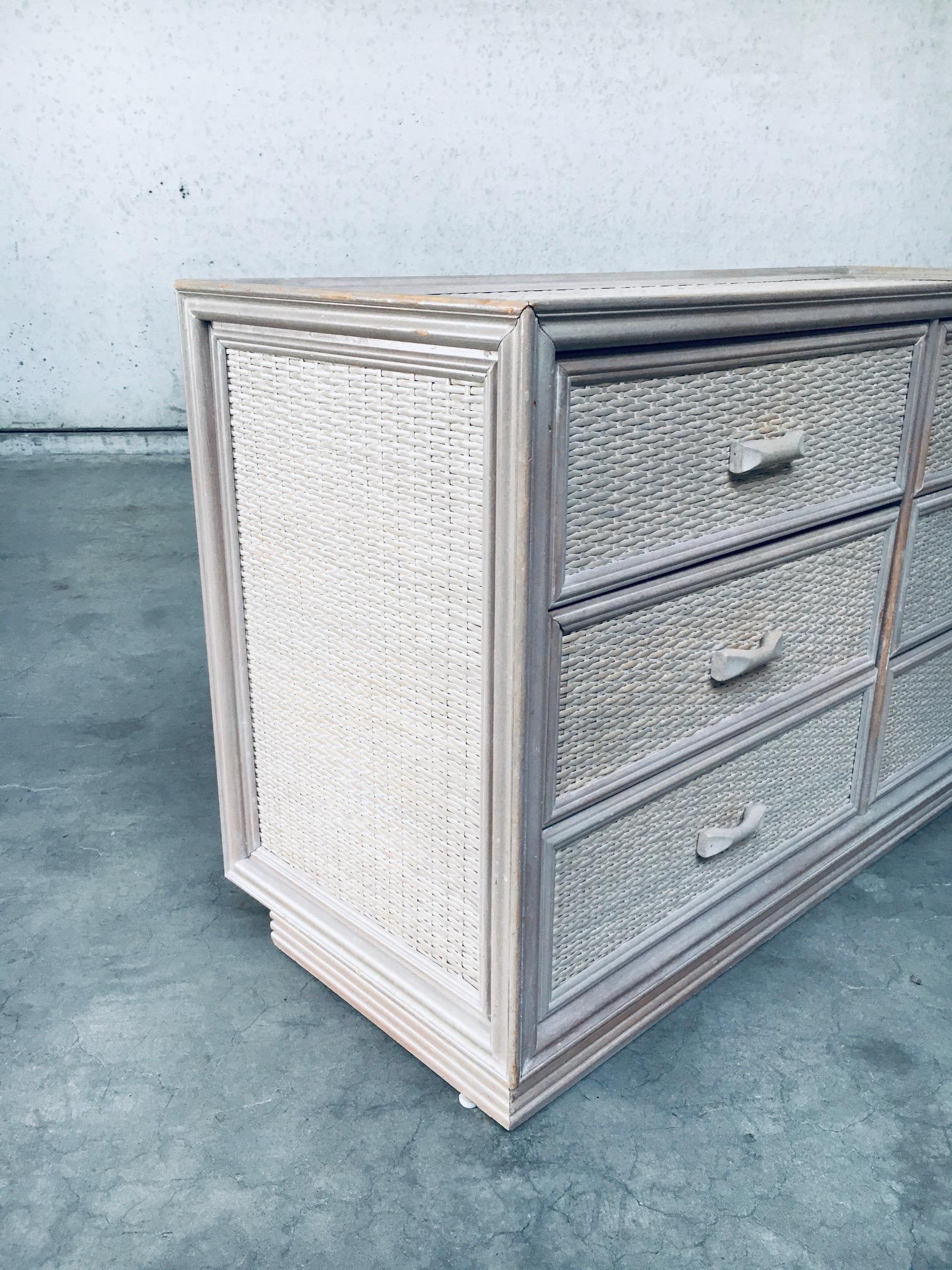 Cassettiera in rattan lavato di design anni '80 in vendita 6