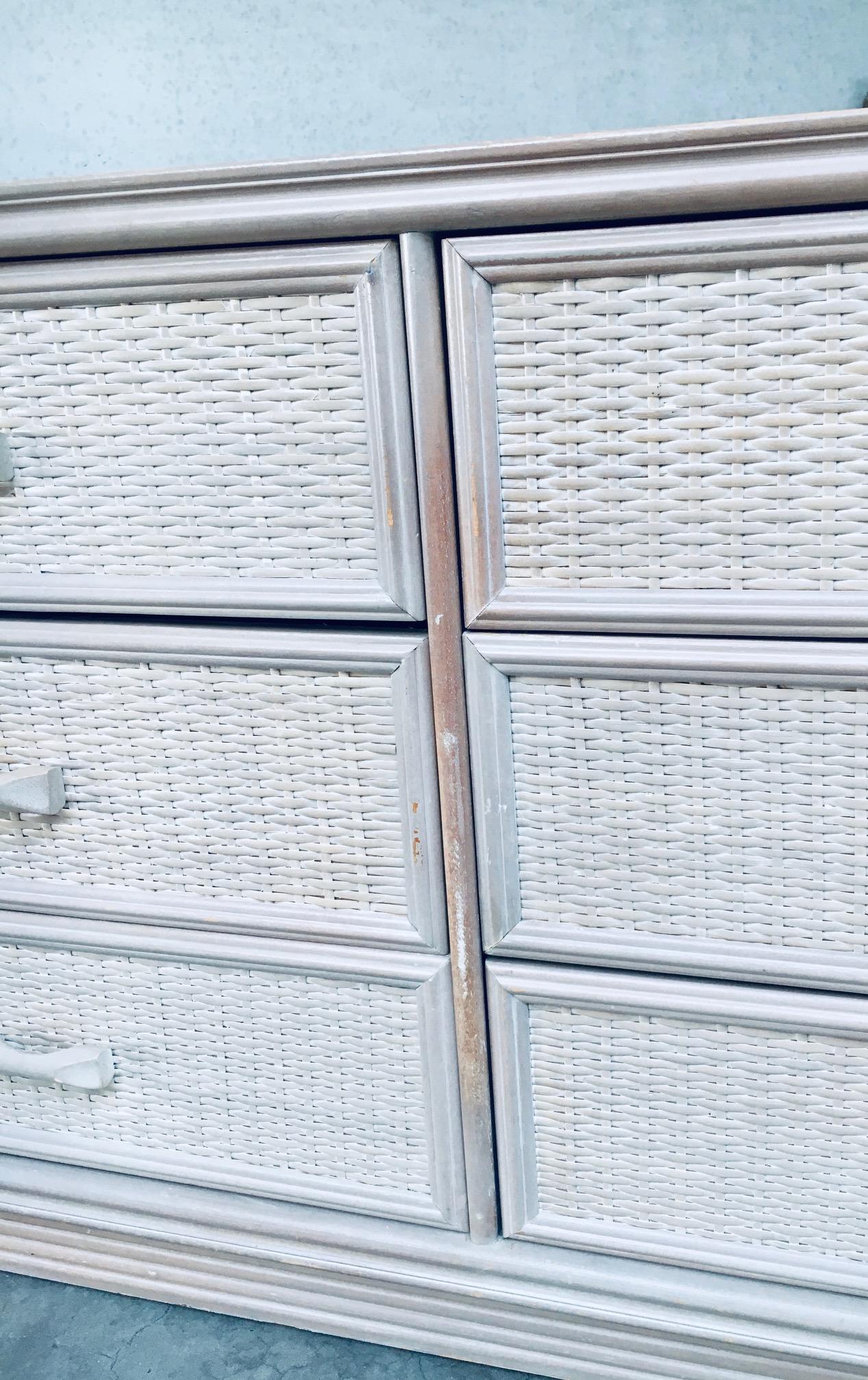 Cassettiera in rattan lavato di design anni '80 in vendita 10