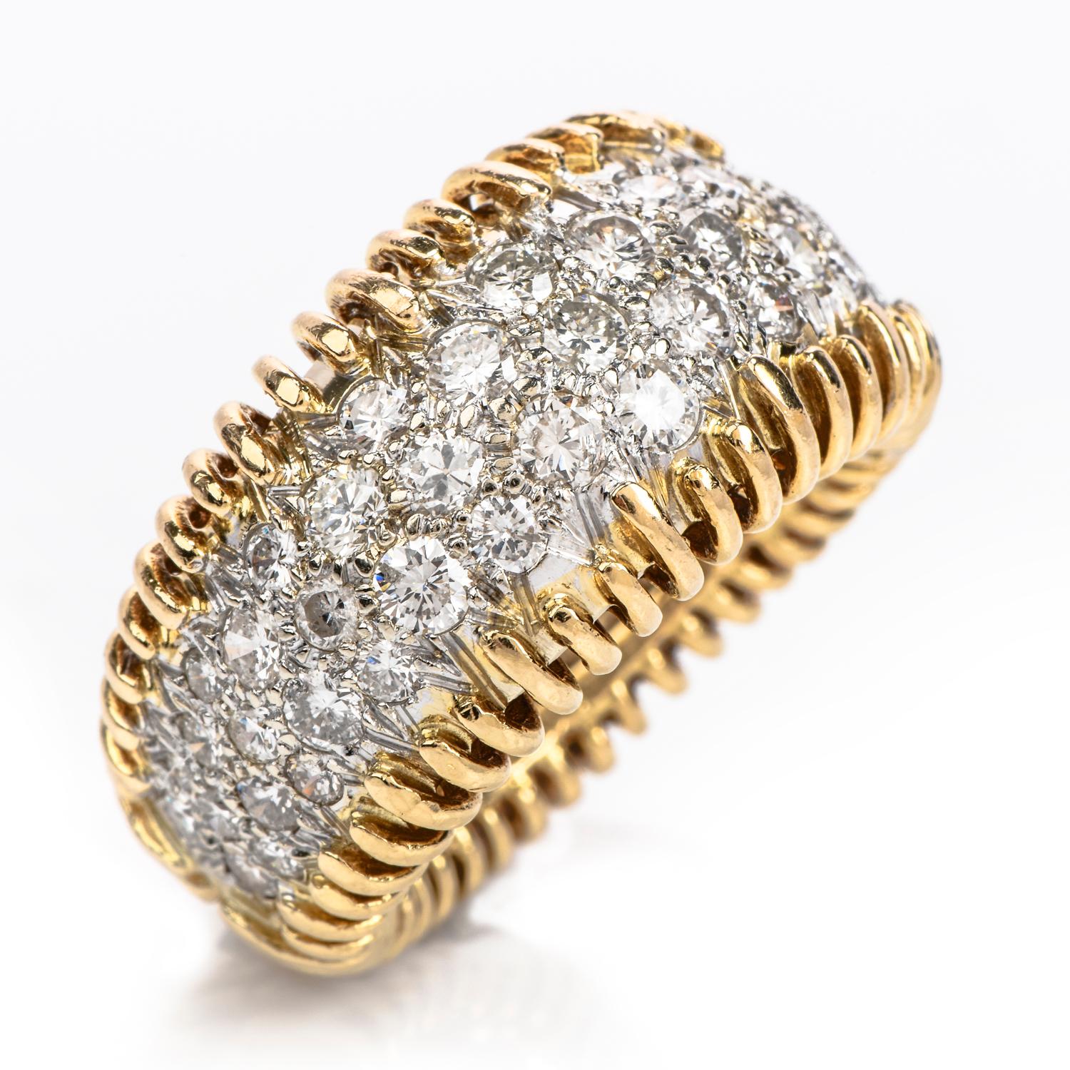 1980er Jahre Diamant 18 Karat Gold Cluster strukturierte breite Band Ring für Damen oder Herren