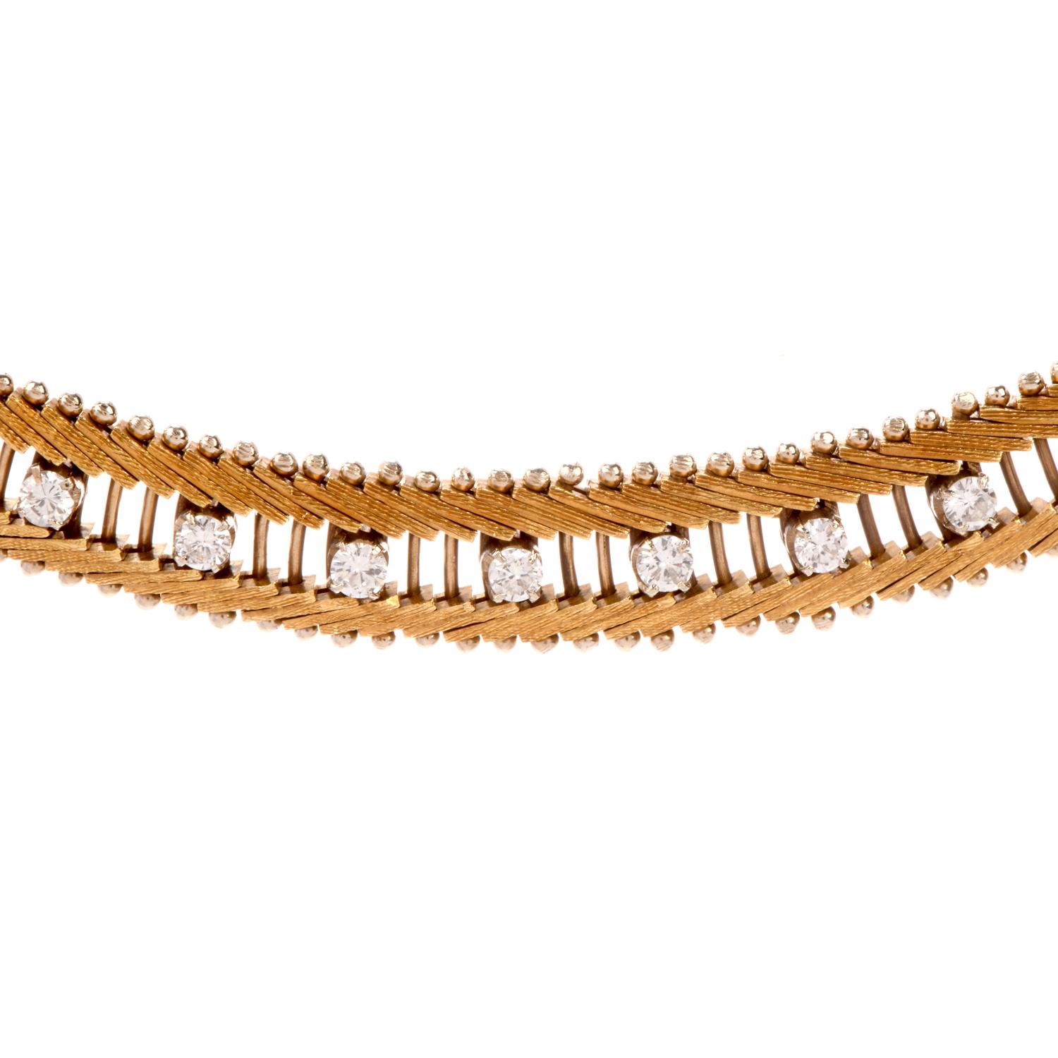 Round Cut 1980s Diamond 18 Karat Gold Serpentine Link Choker Necklace