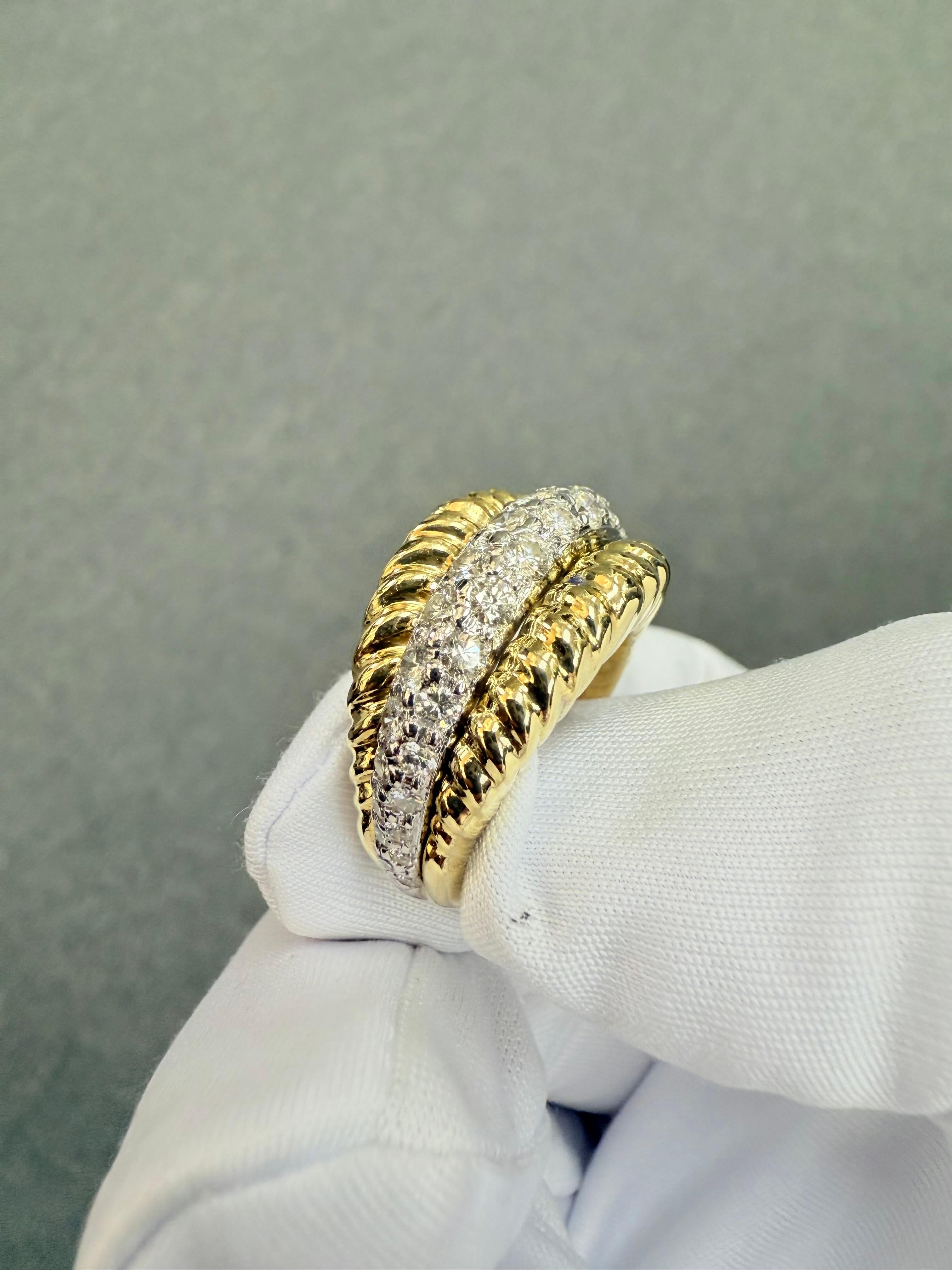 Anello a cupola con diamante 18 carati bicolore degli anni '80 in vendita 4