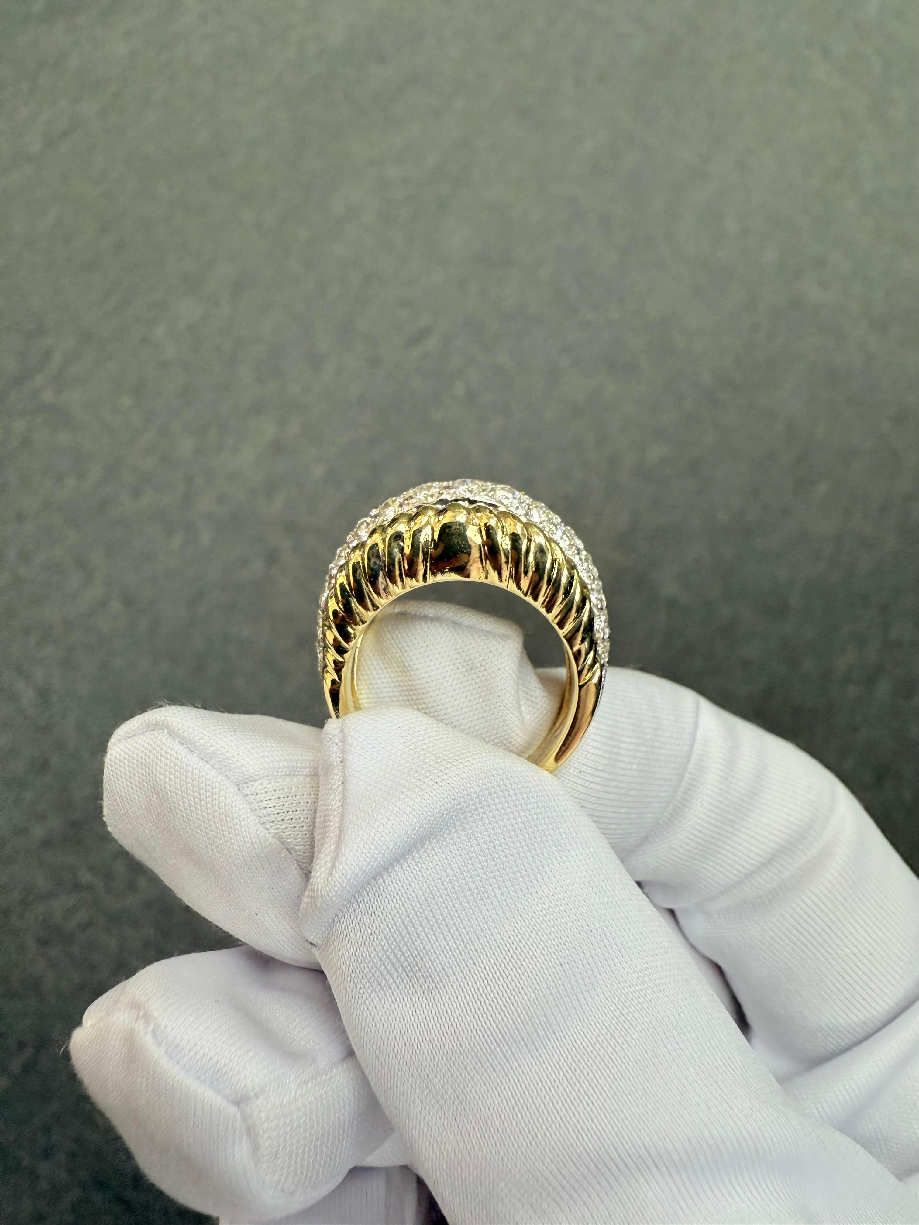 Anello a cupola con diamante 18 carati bicolore degli anni '80 in vendita 5