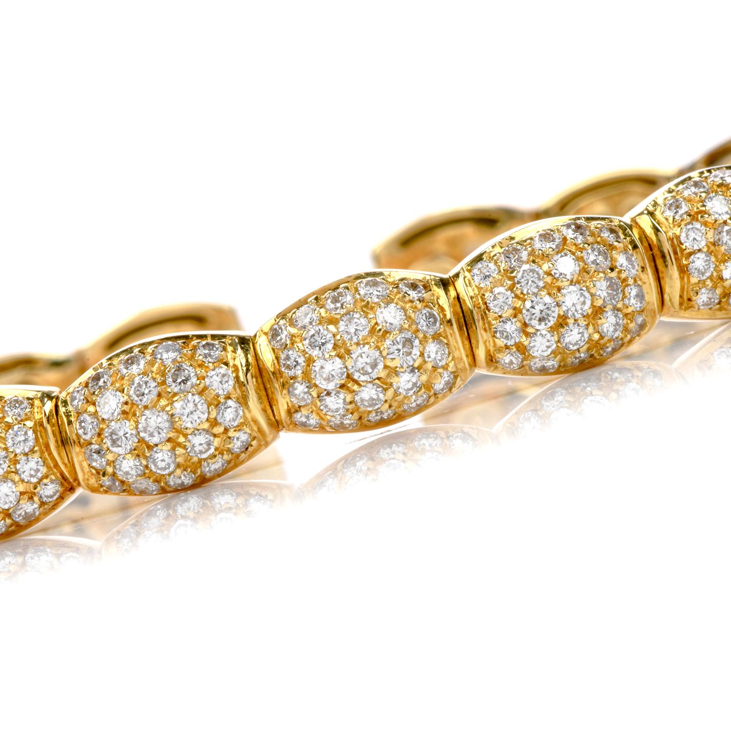 1980s Diamond 18 Karat Yellow Gold Cuff Bangle Bracelet In Excellent Condition In Miami, FL