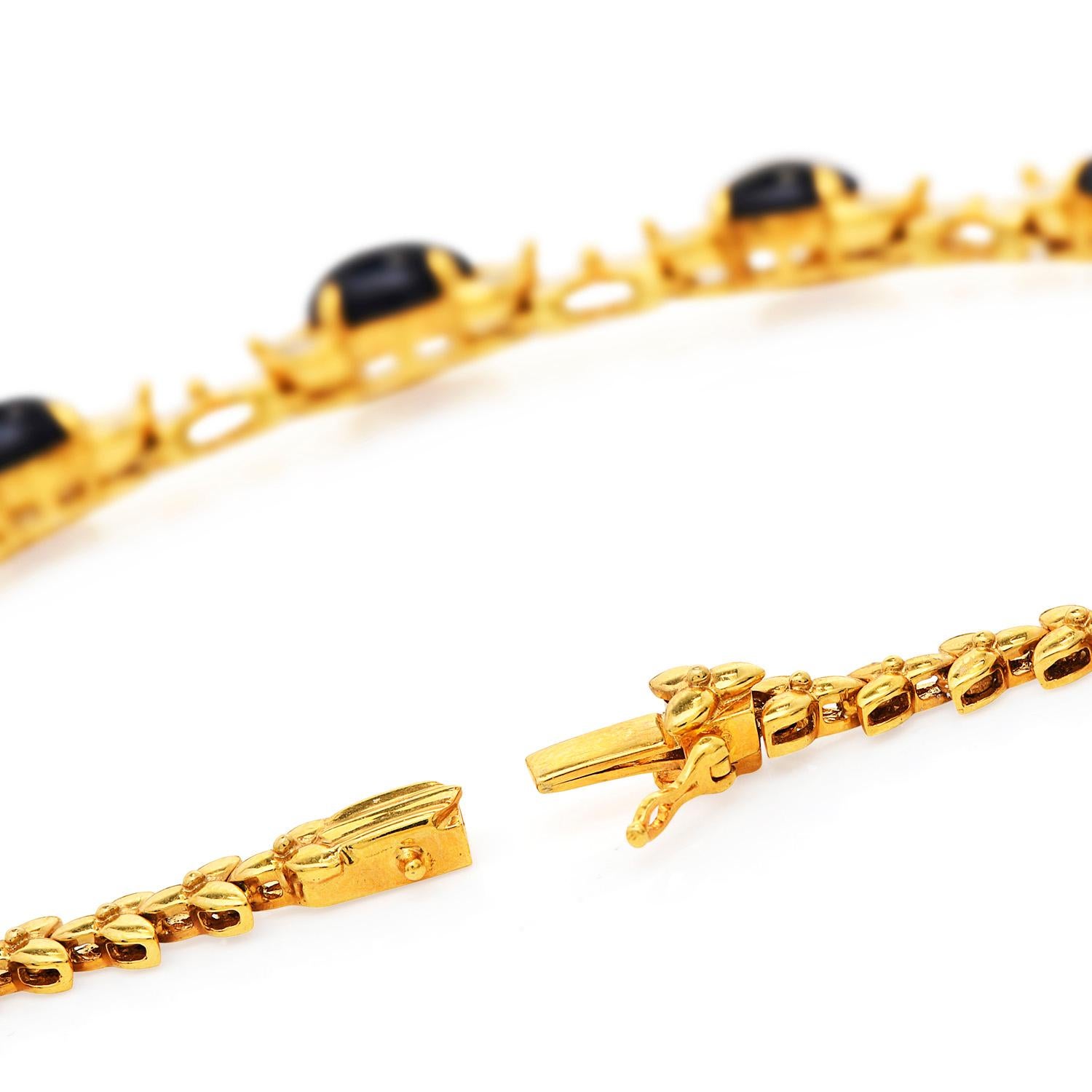 Women's 1980's Diamond 20.20cts Cabochon Sapphire 18K Gold Flower Link Necklace