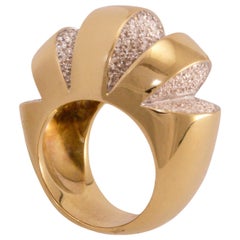 1980s Diamond and 18k Bold Gold Cocktail Ring
