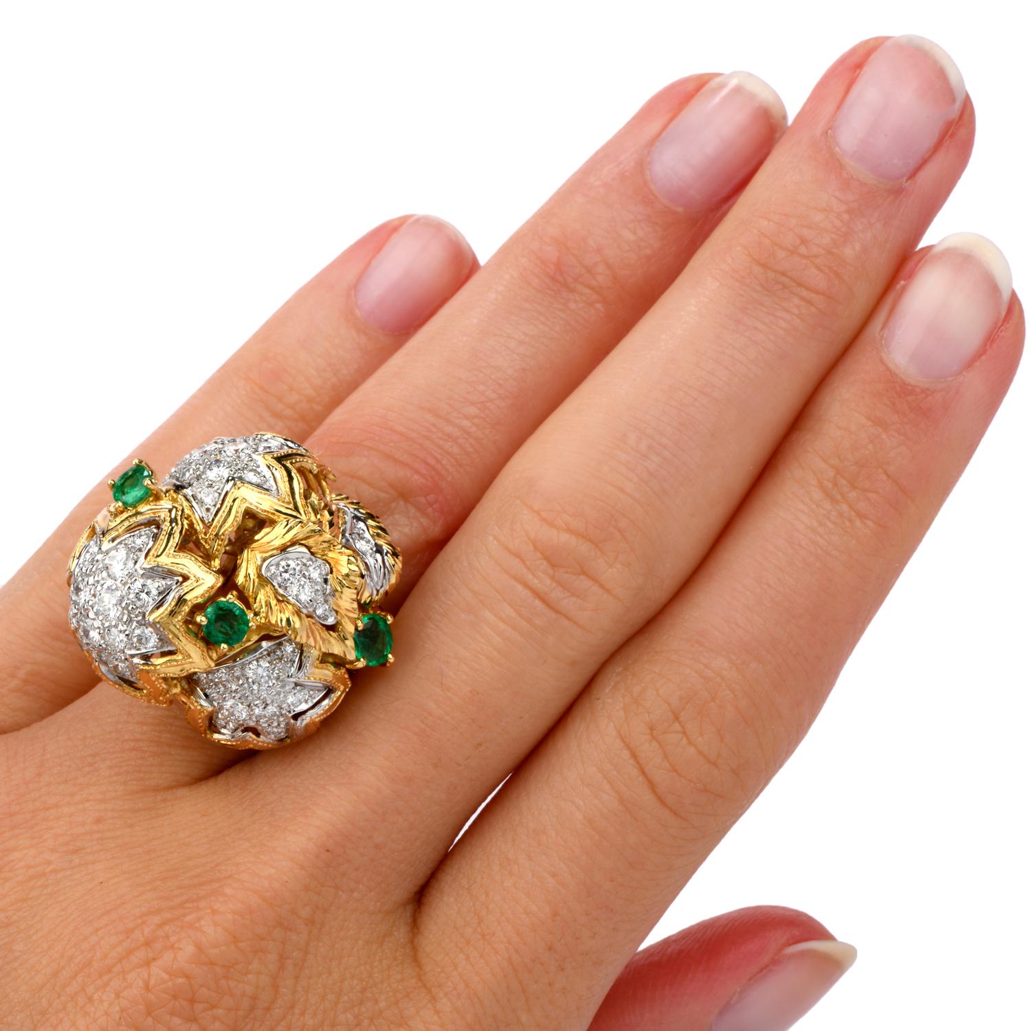 Emerald Cut 1980s Diamond Emerald 18 Karat Gold Large Star Cocktail Bombe Ring