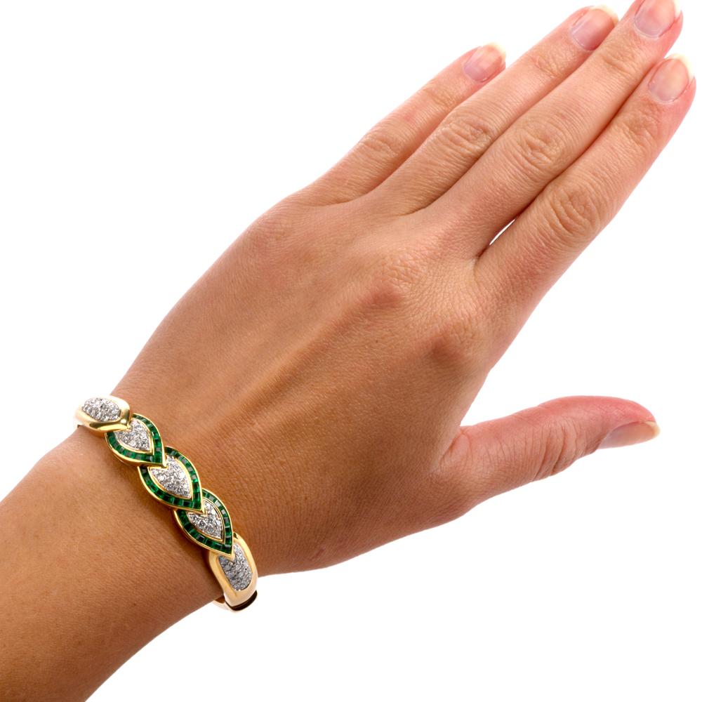 1980s Diamond Emerald 18 Karat Gold Leaf Bangle Bracelet 1