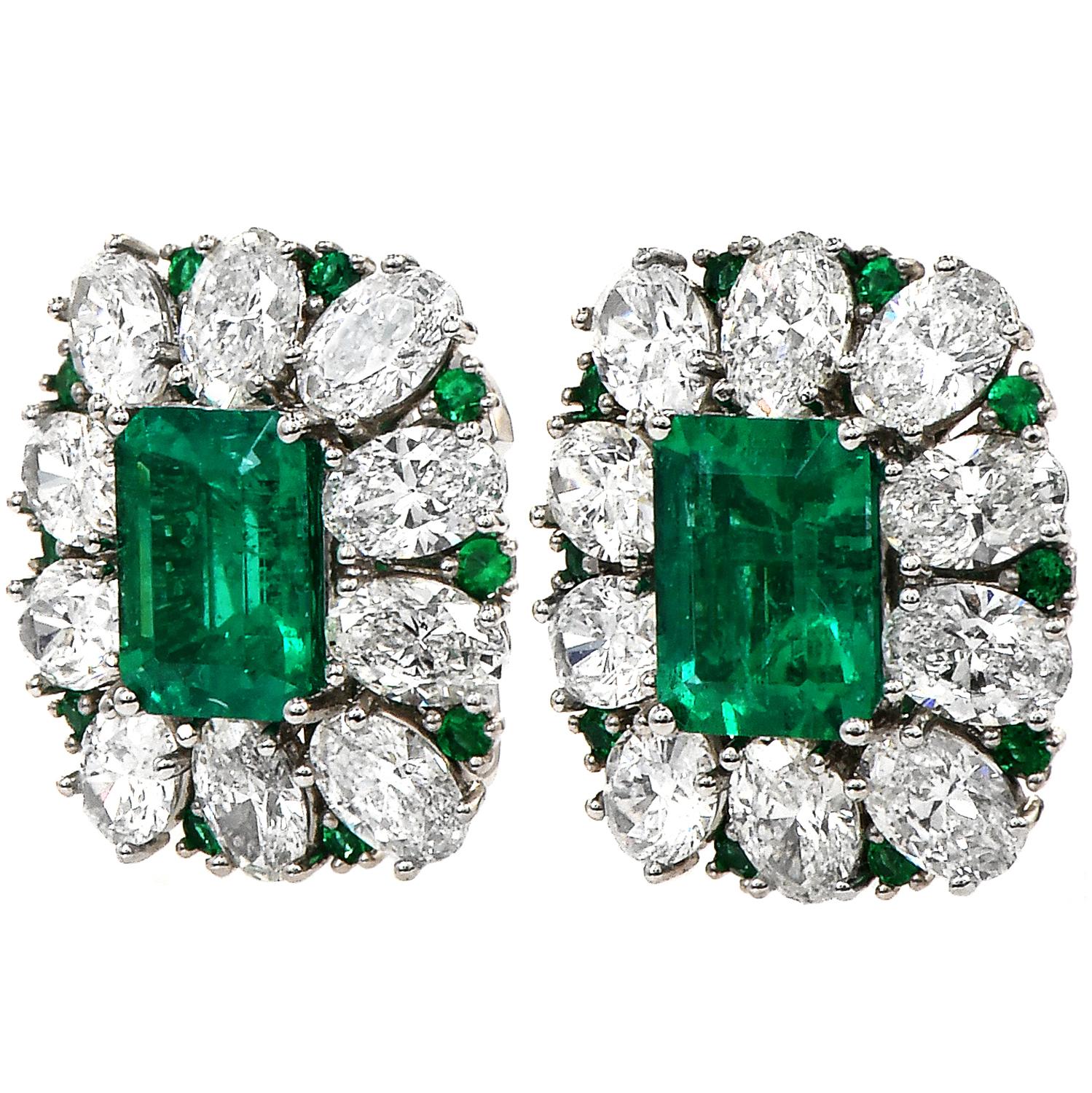 A highly sparkly contrast with a vivid green Emerald and Diamond to appeal the heart to all emerald lovers.

Is crafted in solid platinum.

Each center exposes an exquisite Green Emerald, square Colombian emerald Cut, prong Set, weighing