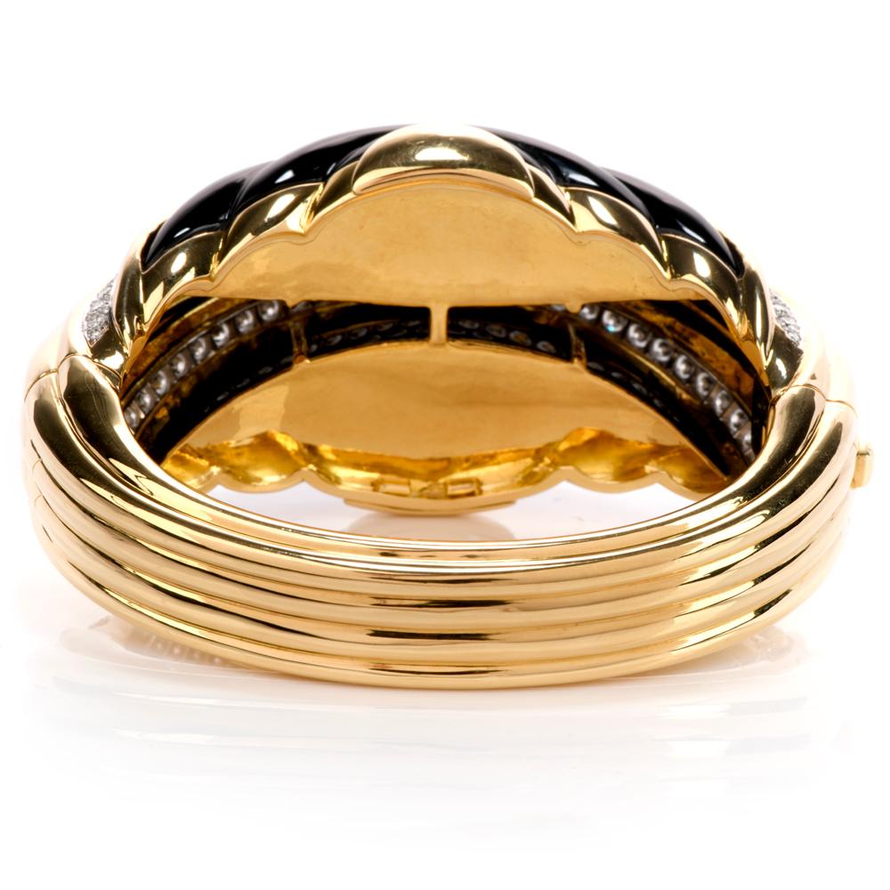 1980er Jahre Diamant Onyx 18 Karat Gold Großer breiter Armreif Armband (Rundschliff) im Angebot