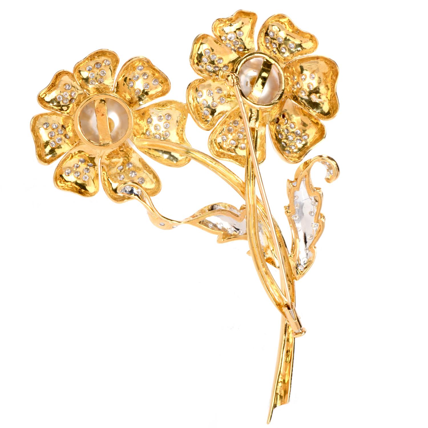 Round Cut 1980s Diamond Pearl 18 Karat Gold Double Flower Pin Brooch For Sale