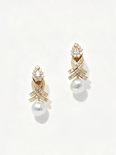 Pendientes colgantes de los años 80 con diamantes, perlas y oro amarillo de 18 quilates