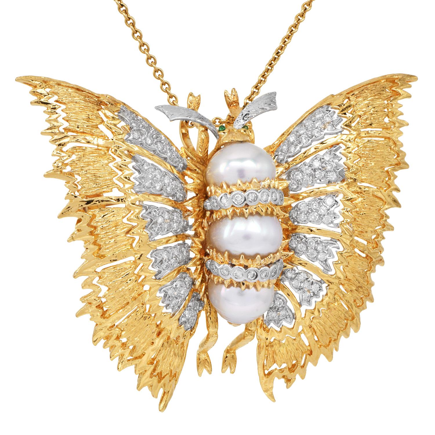 Pendentif broche papillon en or 18K des années 1980 avec diamants, perles et émeraudes en vente 5