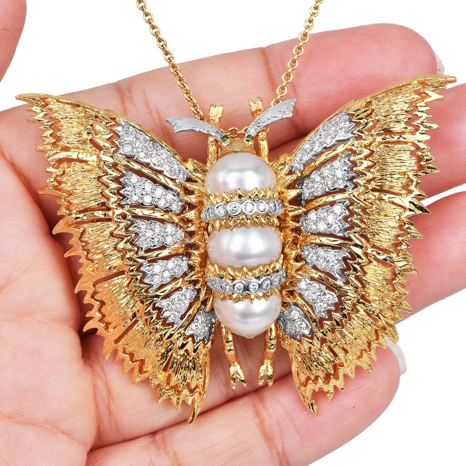Pendentif broche papillon en or 18K des années 1980 avec diamants, perles et émeraudes en vente 6