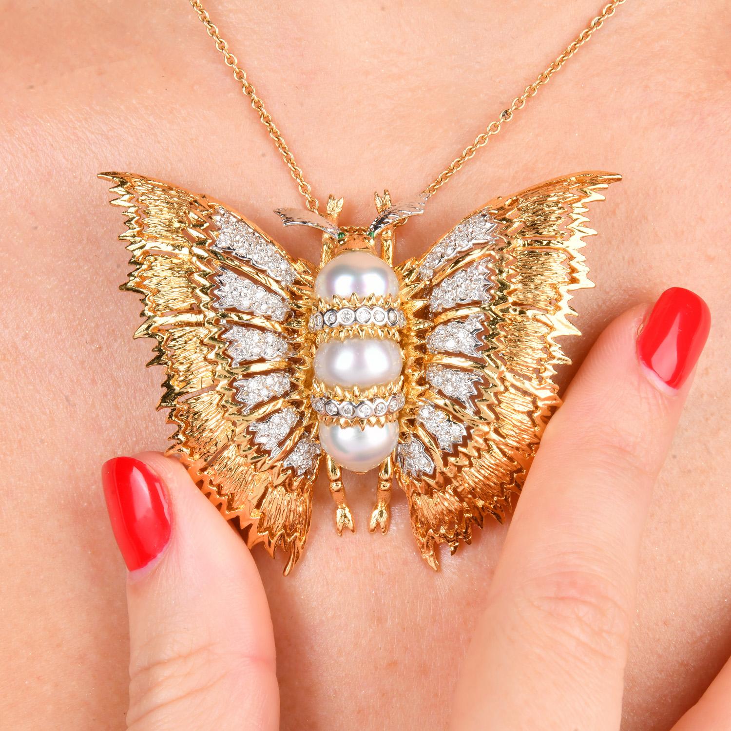 Pendentif broche papillon en or 18K des années 1980 avec diamants, perles et émeraudes en vente 7