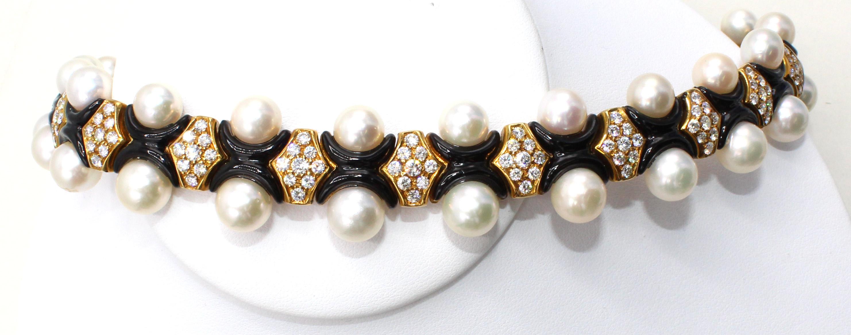 Ensemble collier et boucles d'oreilles ras du cou en or 18 carats, diamants, perles et émail, années 1980 en vente 4