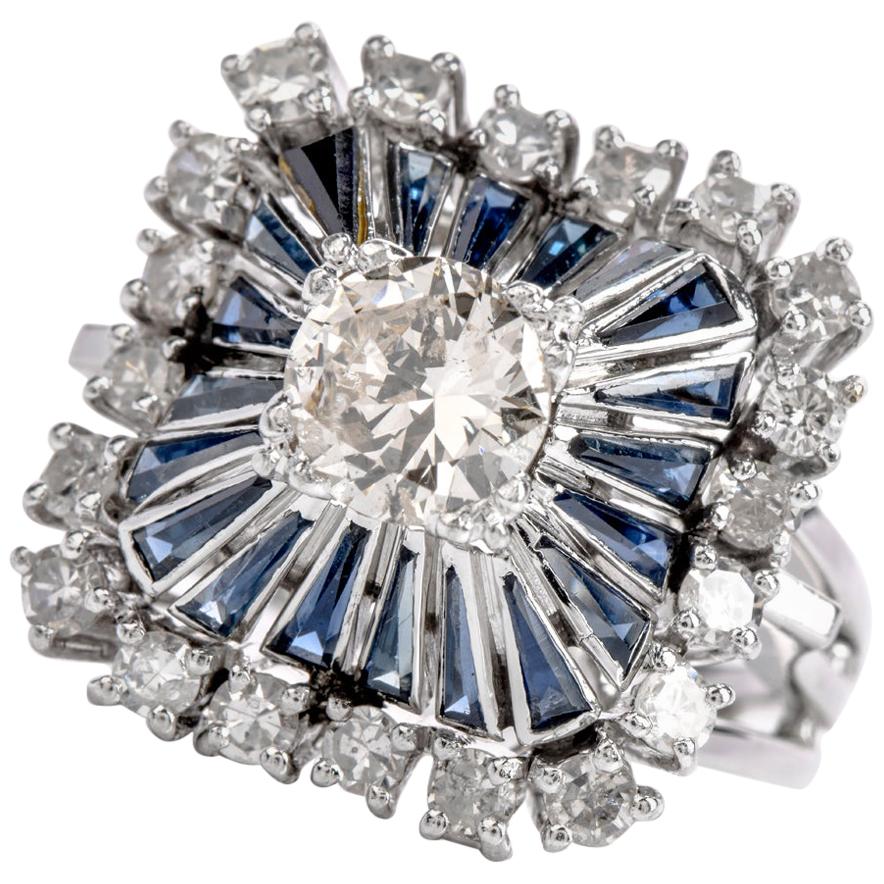 1980er Jahre Diamant Saphir Quadratischer Pinwheel Platin Cocktail-Ring (Rundschliff) im Angebot