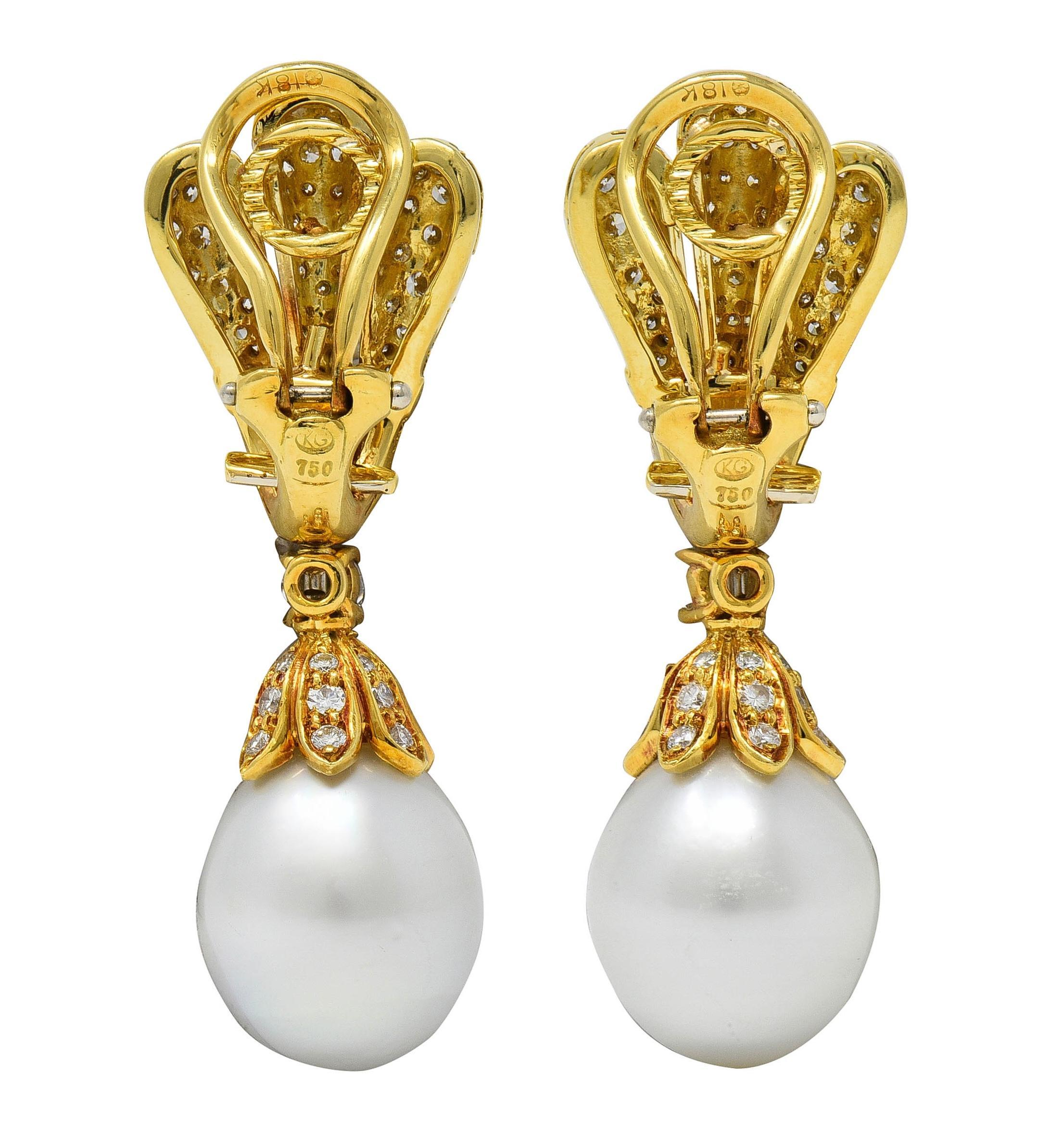 1980's Diamond South Sea Pearl 18K Gold Vintage Fanning Drop Earrings In Excellent Condition In Philadelphia, PA