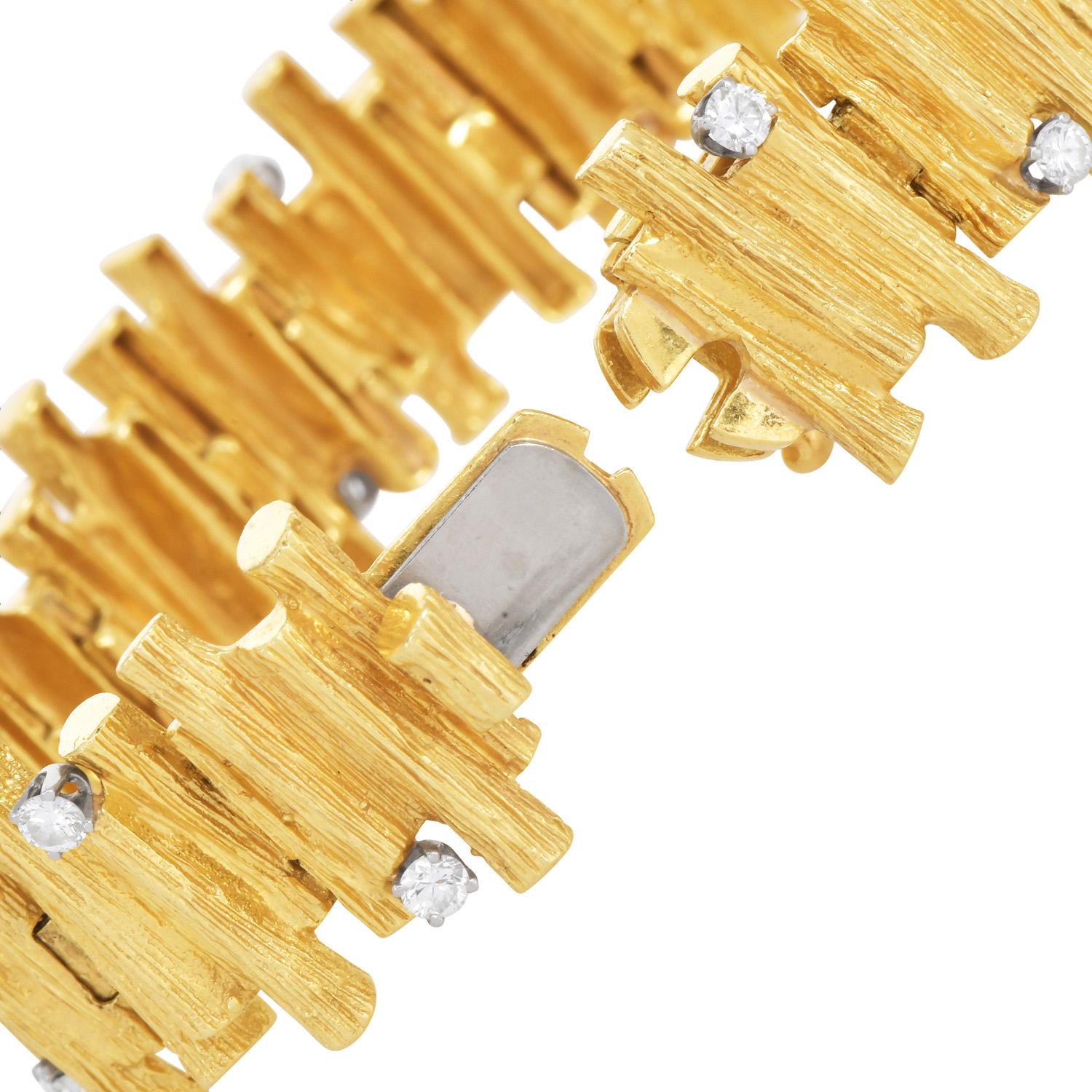 Taille ronde Bracelet en or 18K avec diamants et bambous texturés des années 1980 en vente