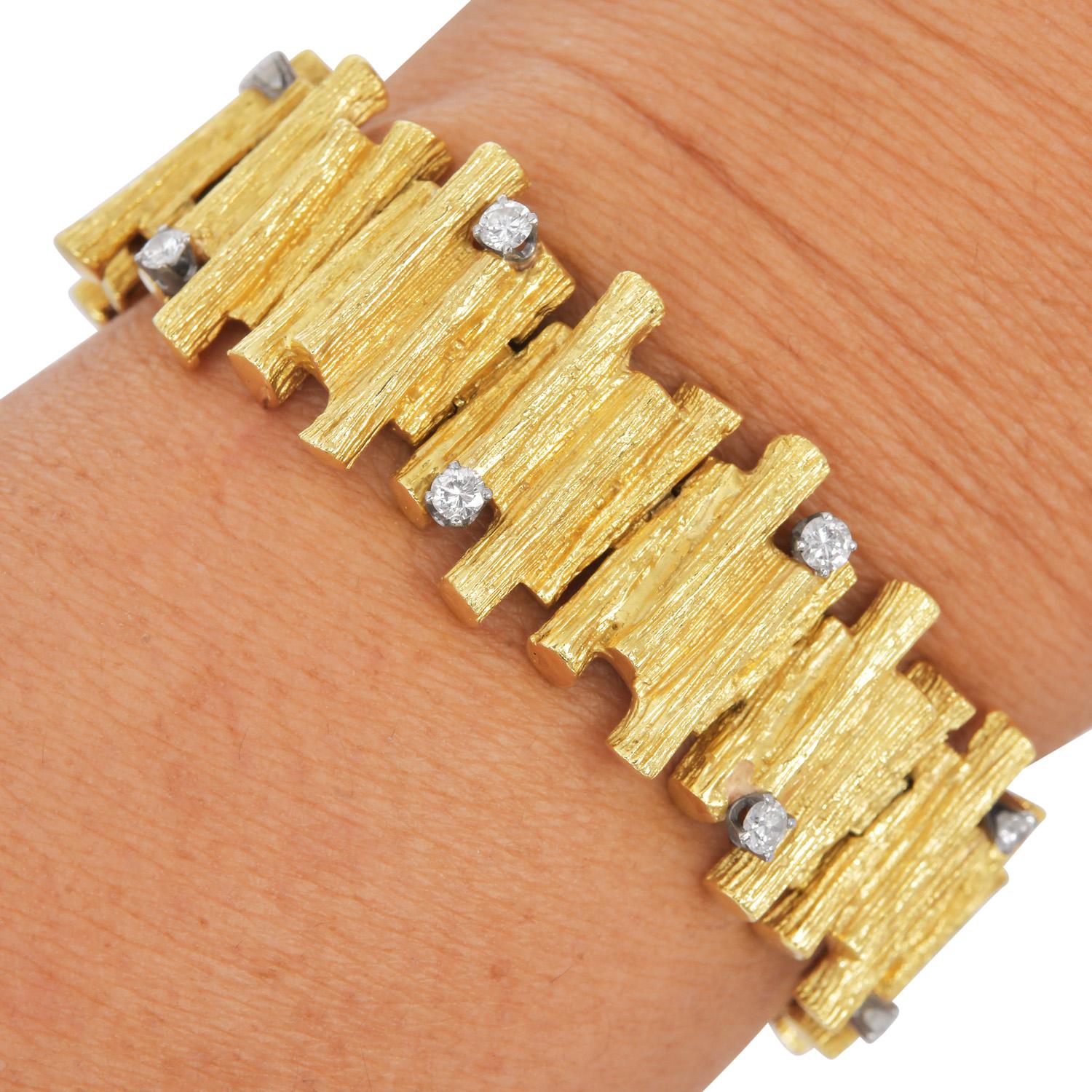 Bracelet en or 18K avec diamants et bambous texturés des années 1980 en vente 2