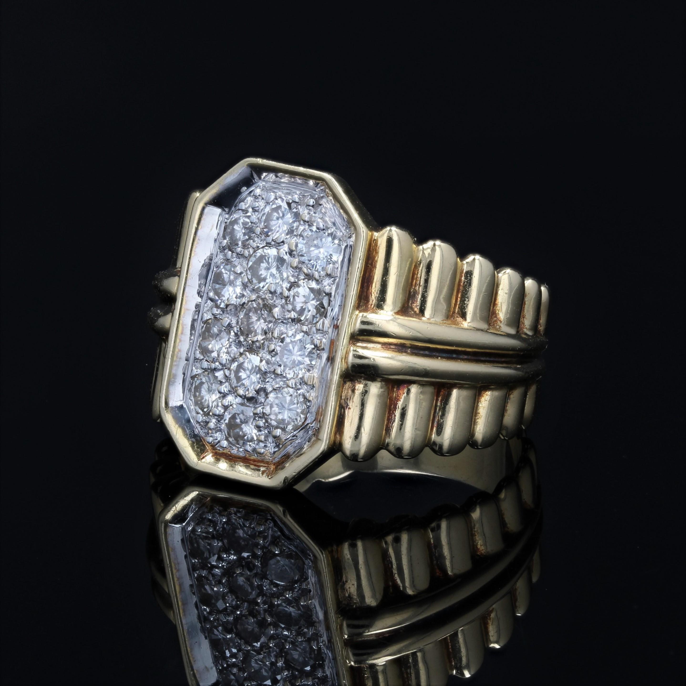 1980s Diamonds 18 Karat Yellow Gold Gadrooned Retro Ring For Sale 2