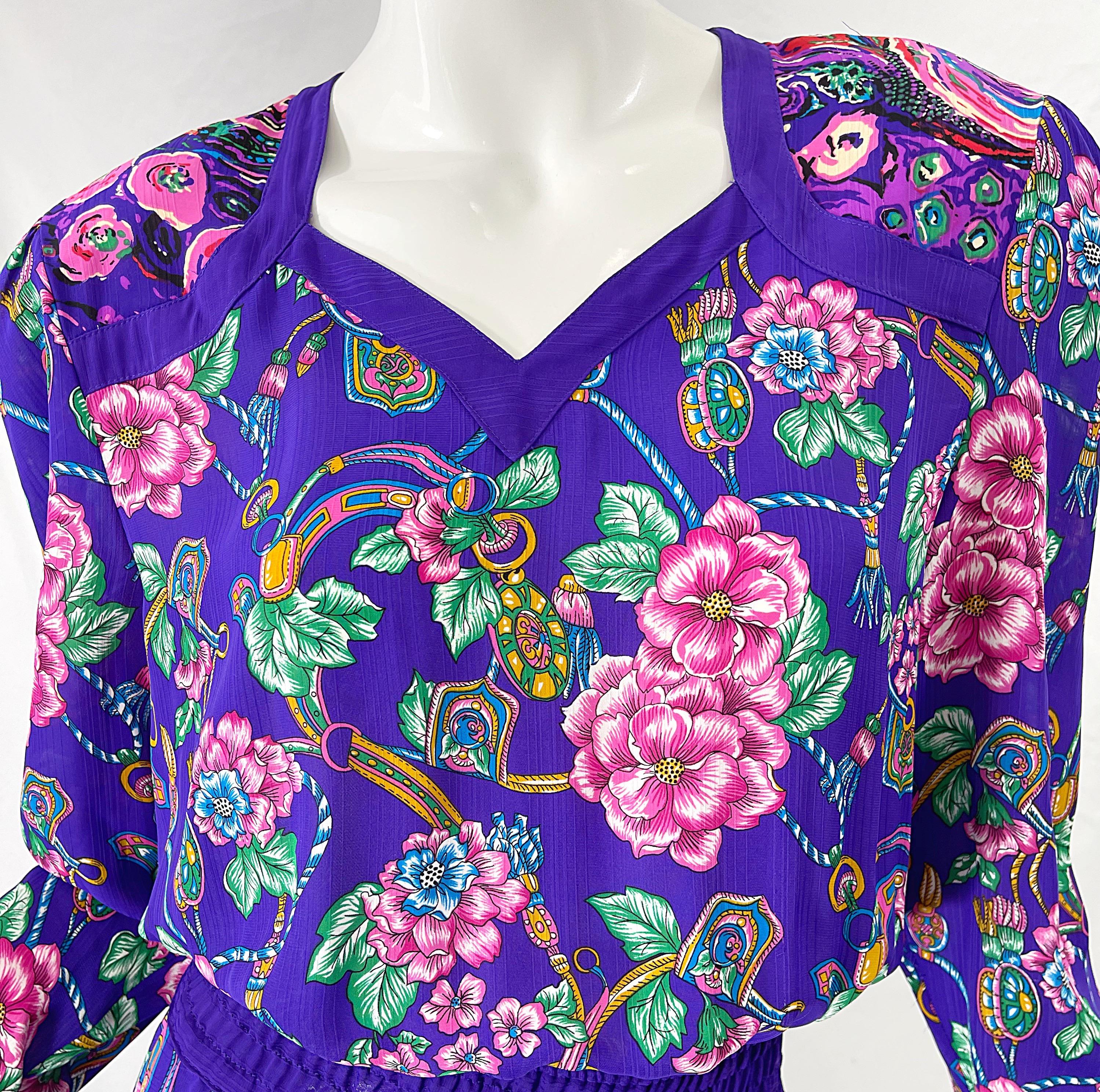 Diane Freis - Robe à manches longues imprimée de fleurs et de bijoux royales violettes des années 1980 Pour femmes en vente