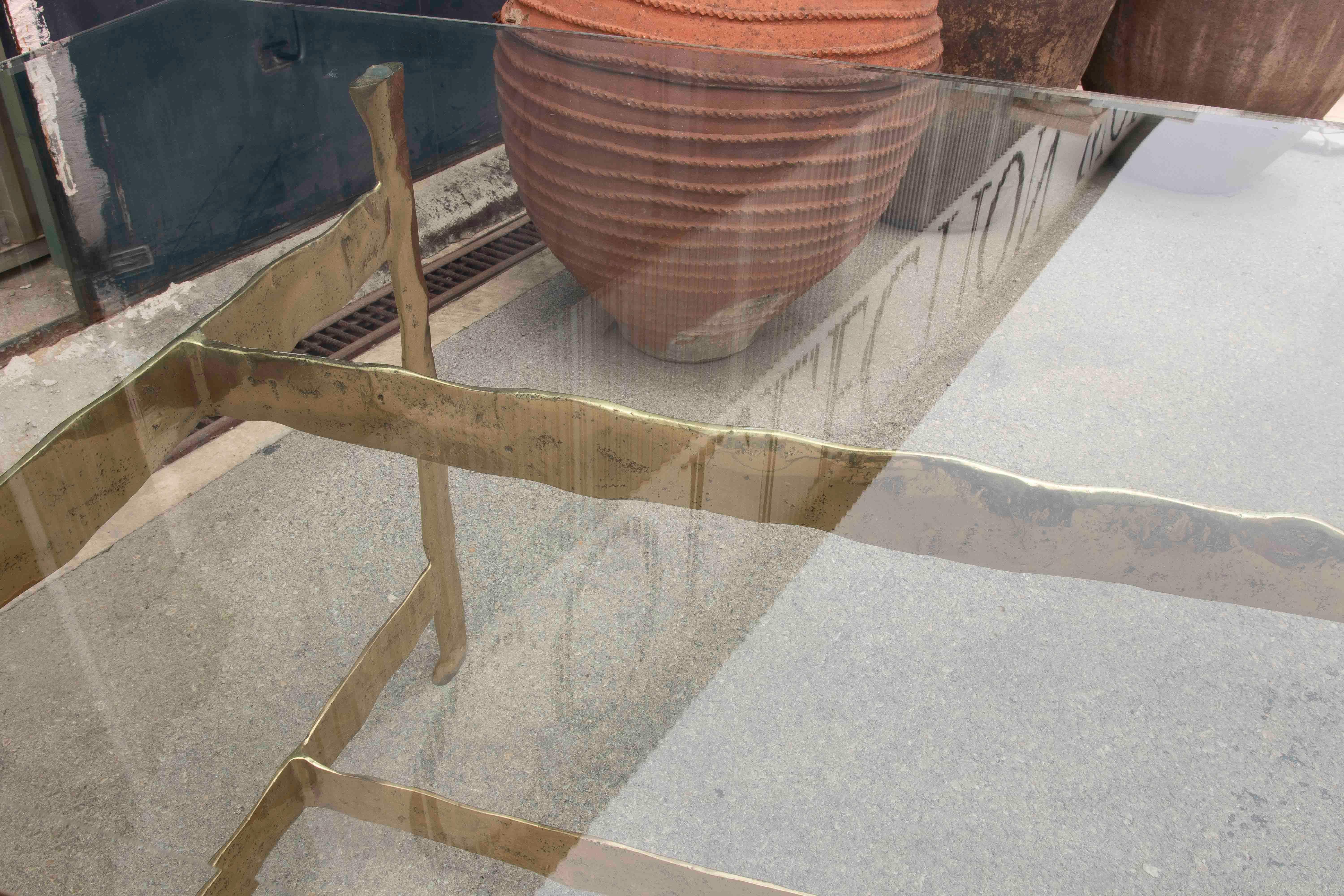 1980s Dining Table with Hammered Brass Frame and Glass Top For Sale 5