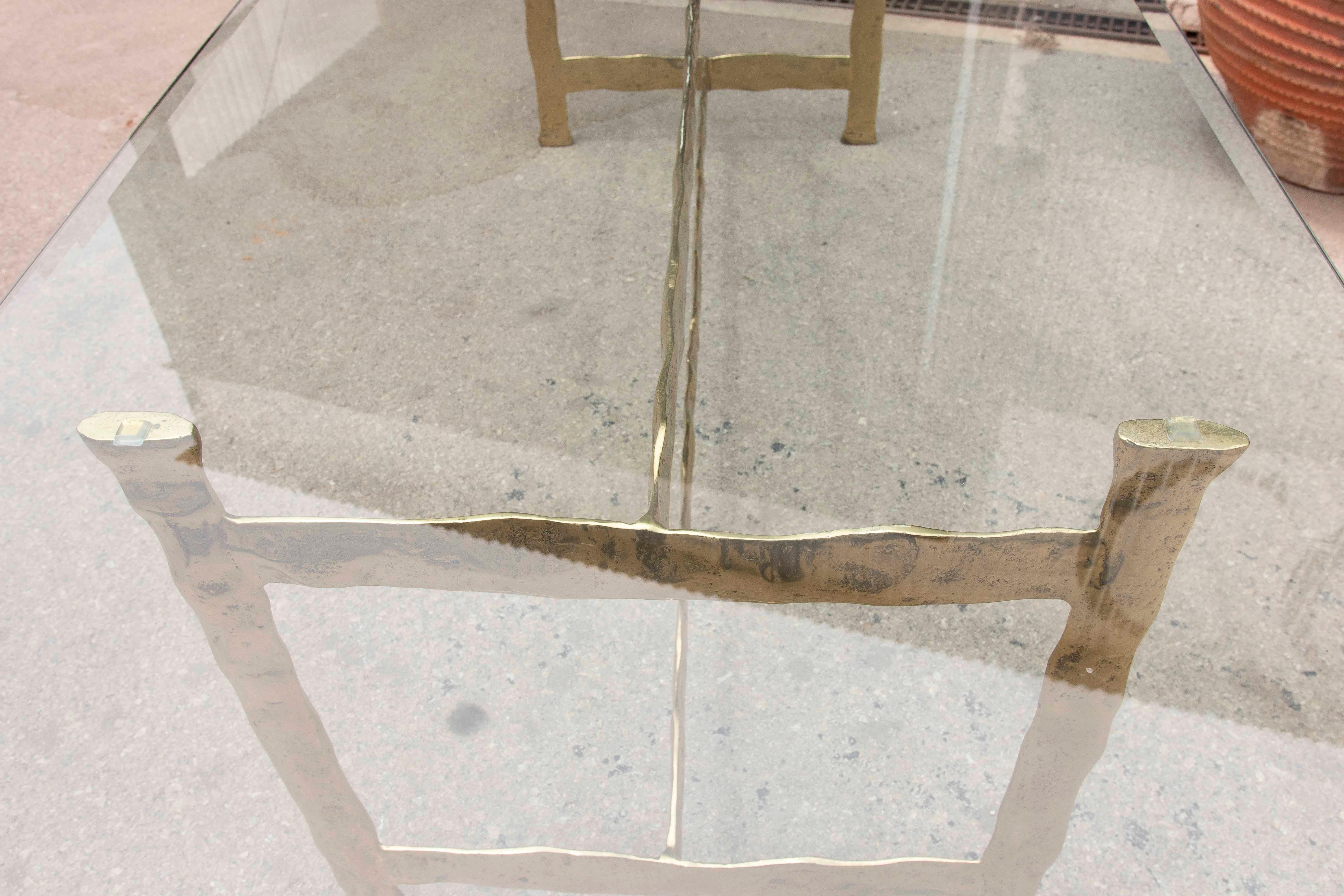 1980s Dining Table with Hammered Brass Frame and Glass Top In Excellent Condition For Sale In Marbella, ES