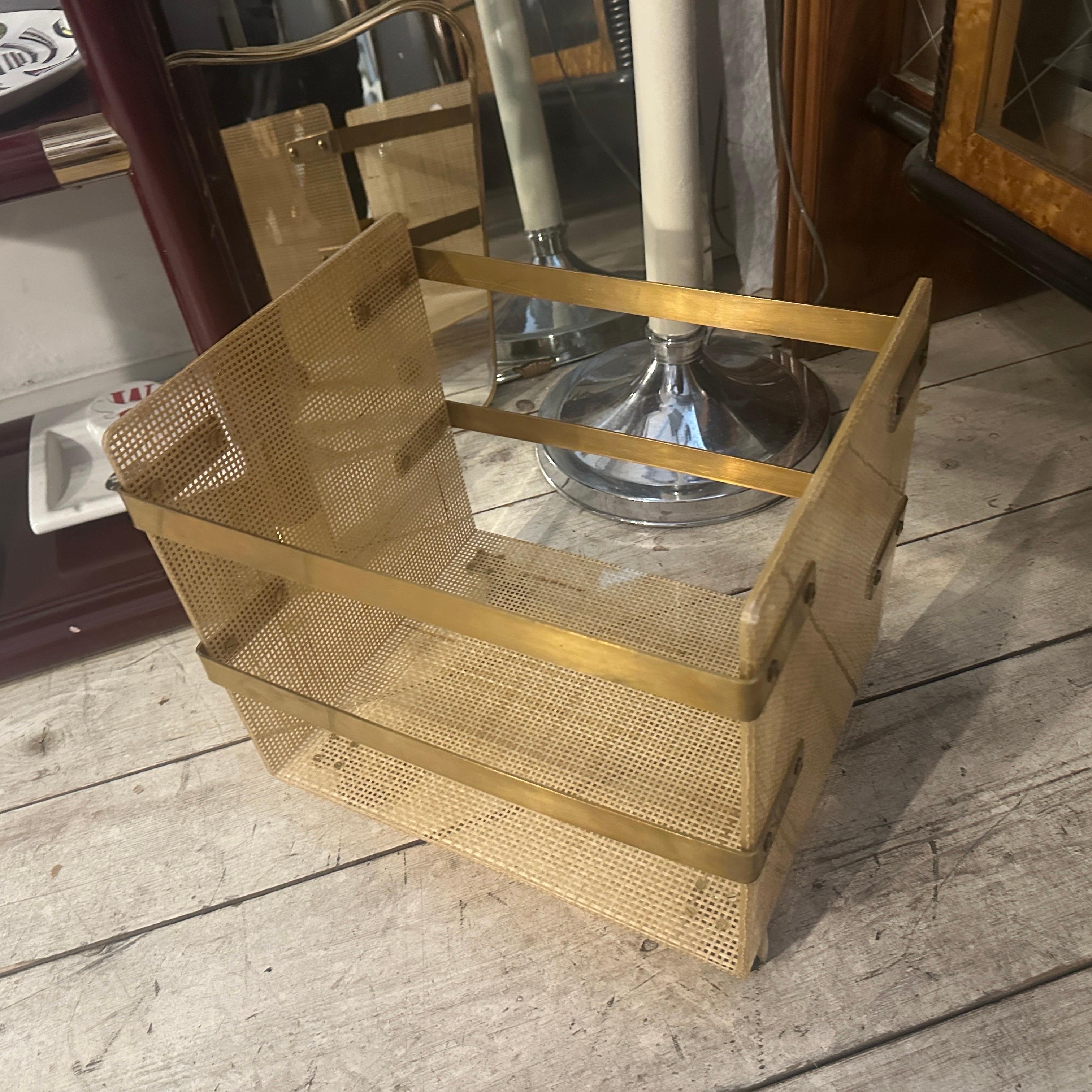 Dior Home degli anni '80, stile Mid-Century Modern, ottone e vimini, portariviste in vendita 3