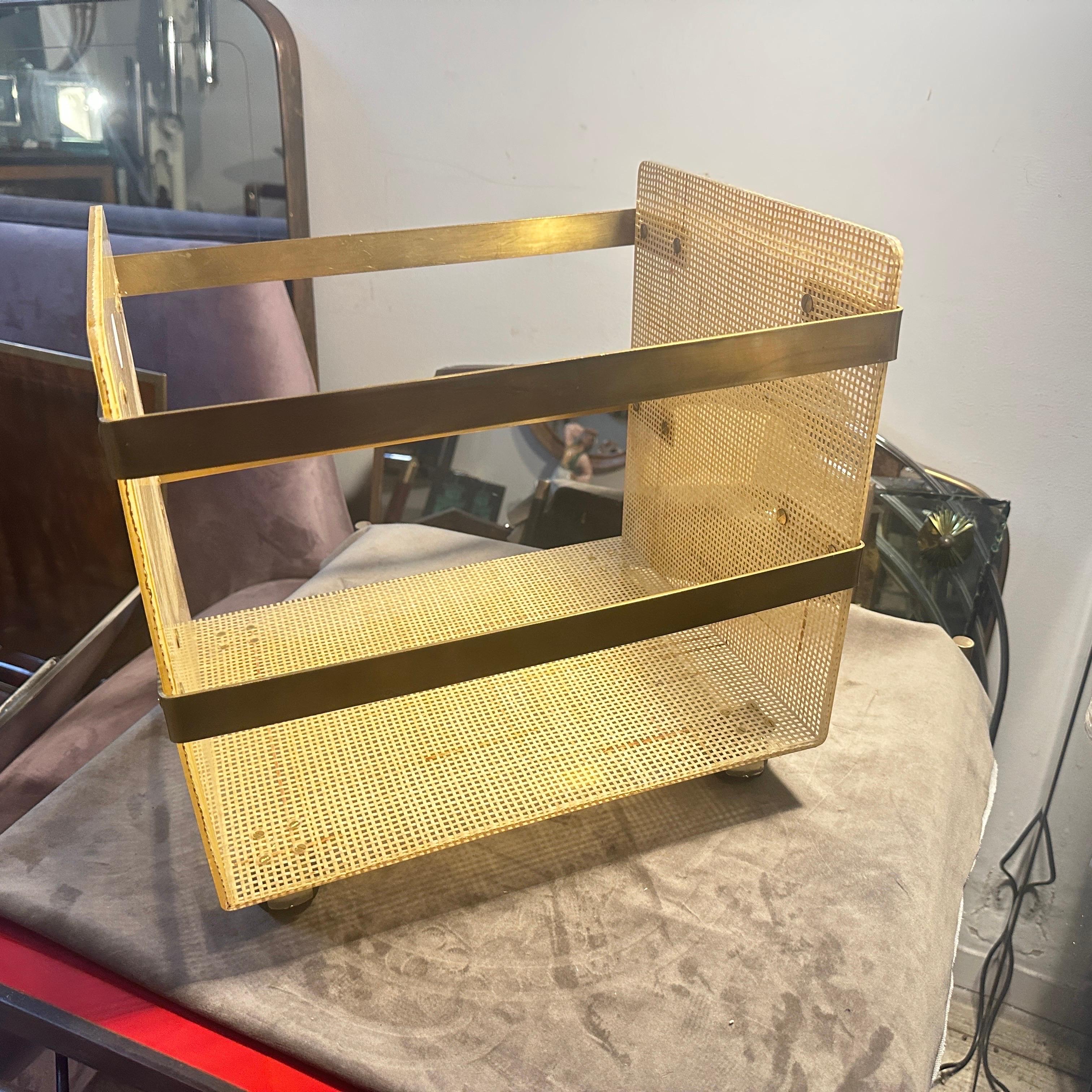 Dior Home degli anni '80, stile Mid-Century Modern, ottone e vimini, portariviste in vendita 6