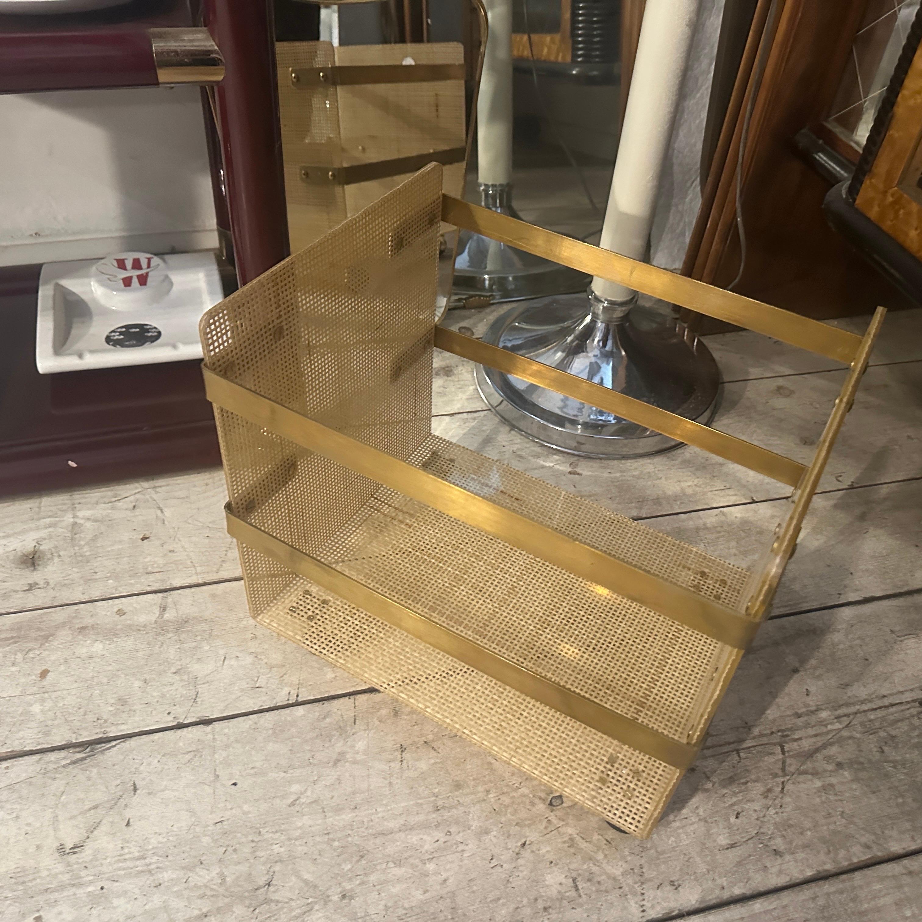 Dior Home degli anni '80, stile Mid-Century Modern, ottone e vimini, portariviste in vendita 11