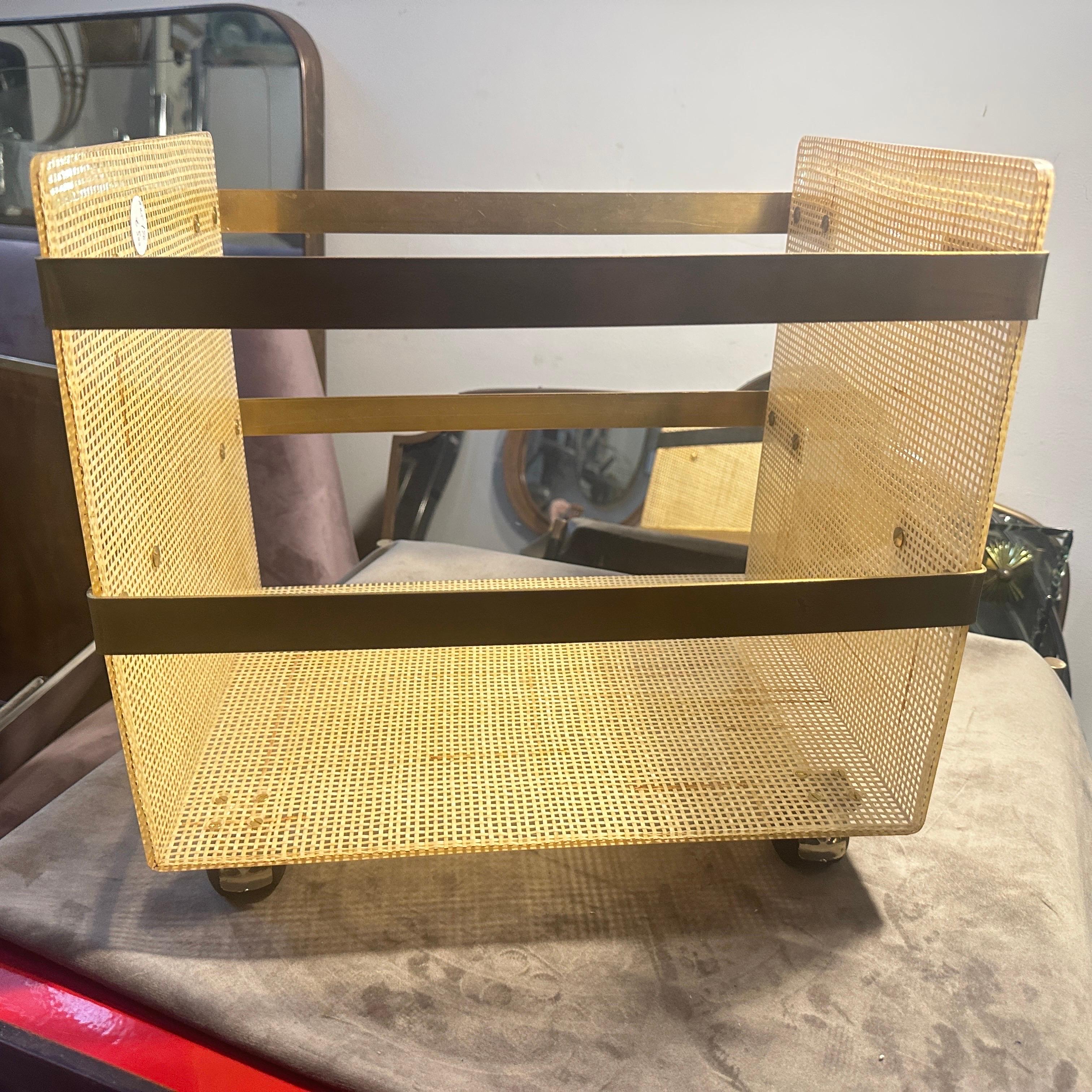 Dior Home degli anni '80, stile Mid-Century Modern, ottone e vimini, portariviste in vendita 2