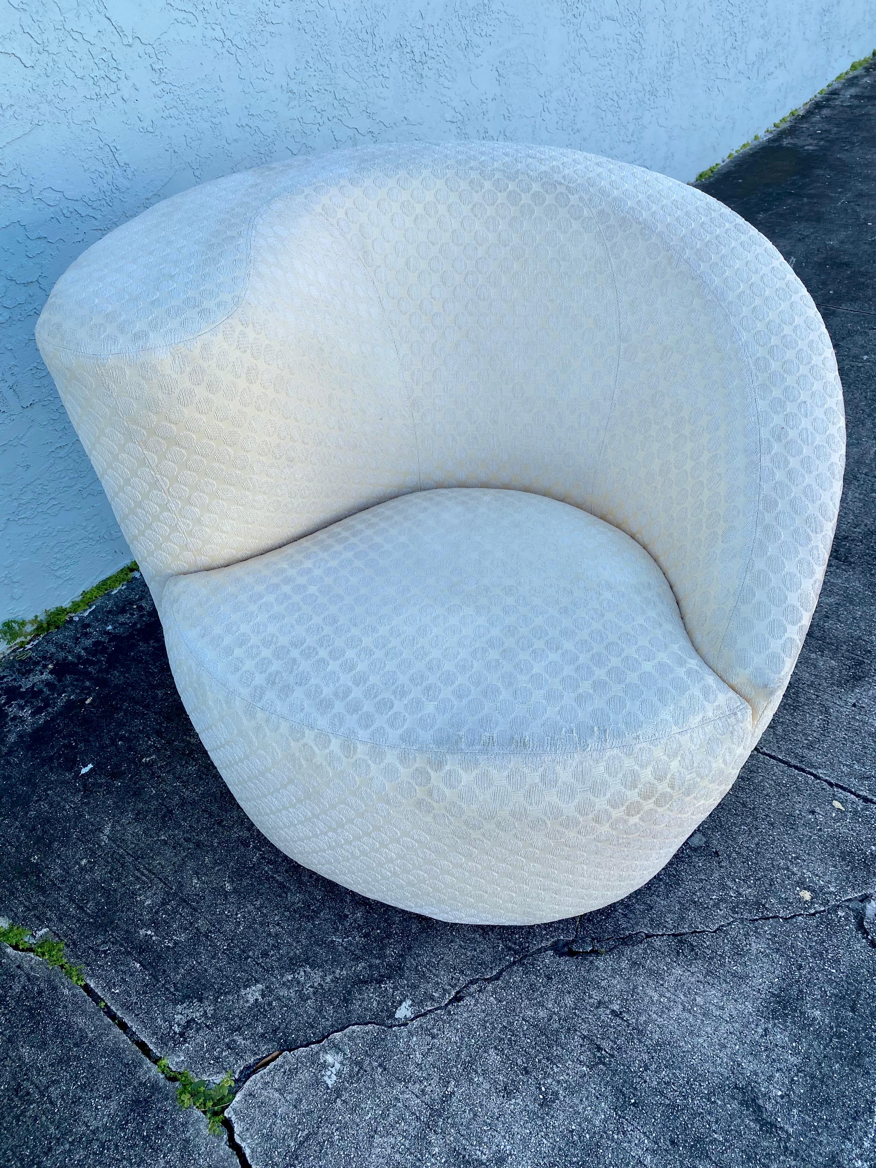 1980s Directional Cream Polka Dots Swivel Chairs, Set of 2 For Sale 3