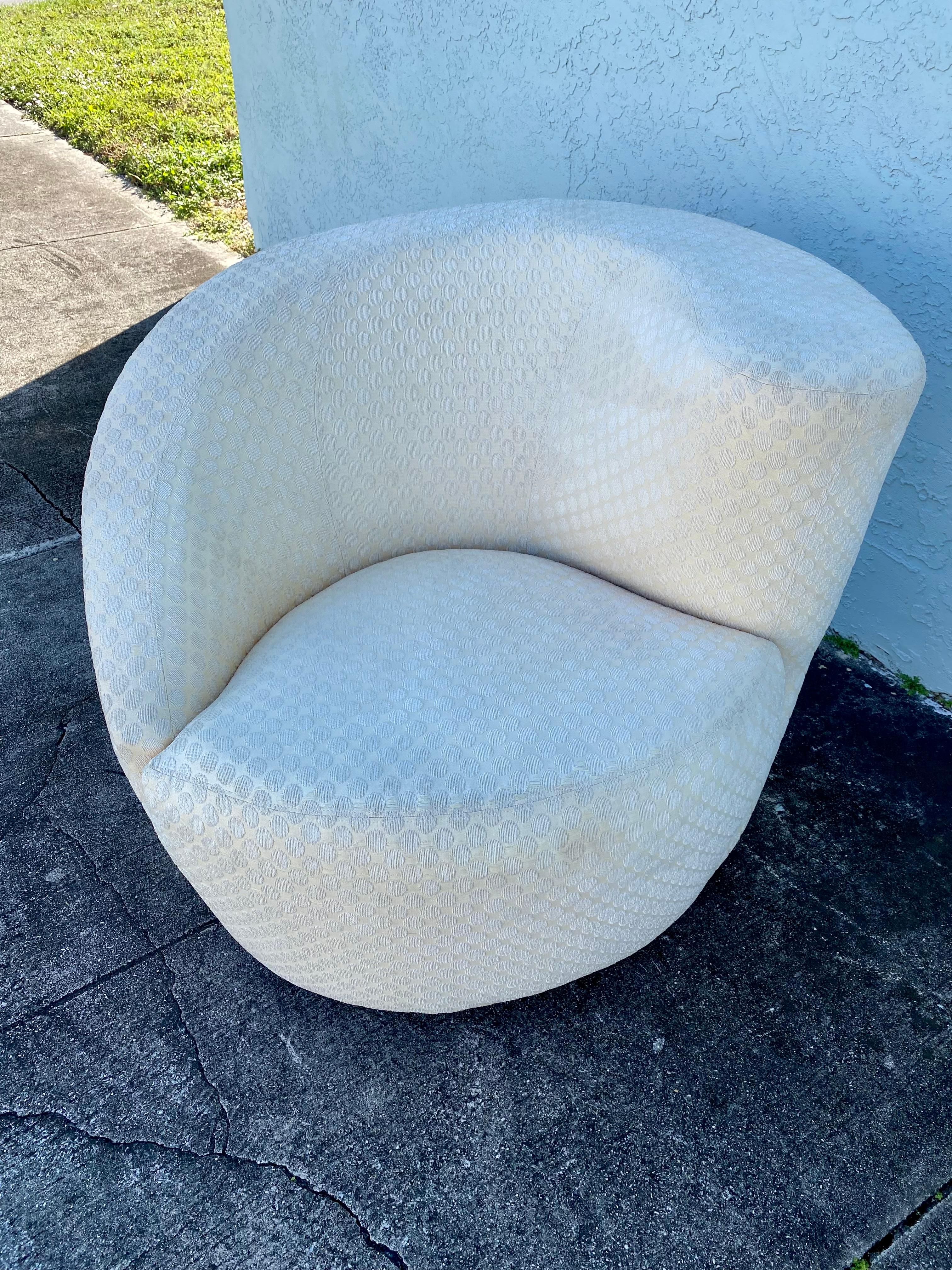 1980s Directional Cream Polka Dots Swivel Chairs, Set of 2 For Sale 4