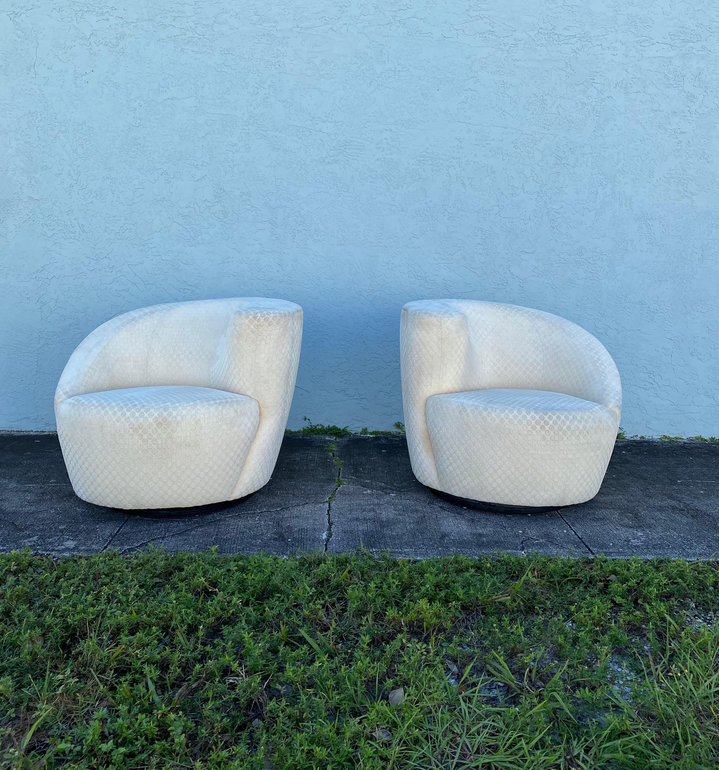 Post-Modern 1980s Directional Cream Polka Dots Swivel Chairs, Set of 2 For Sale