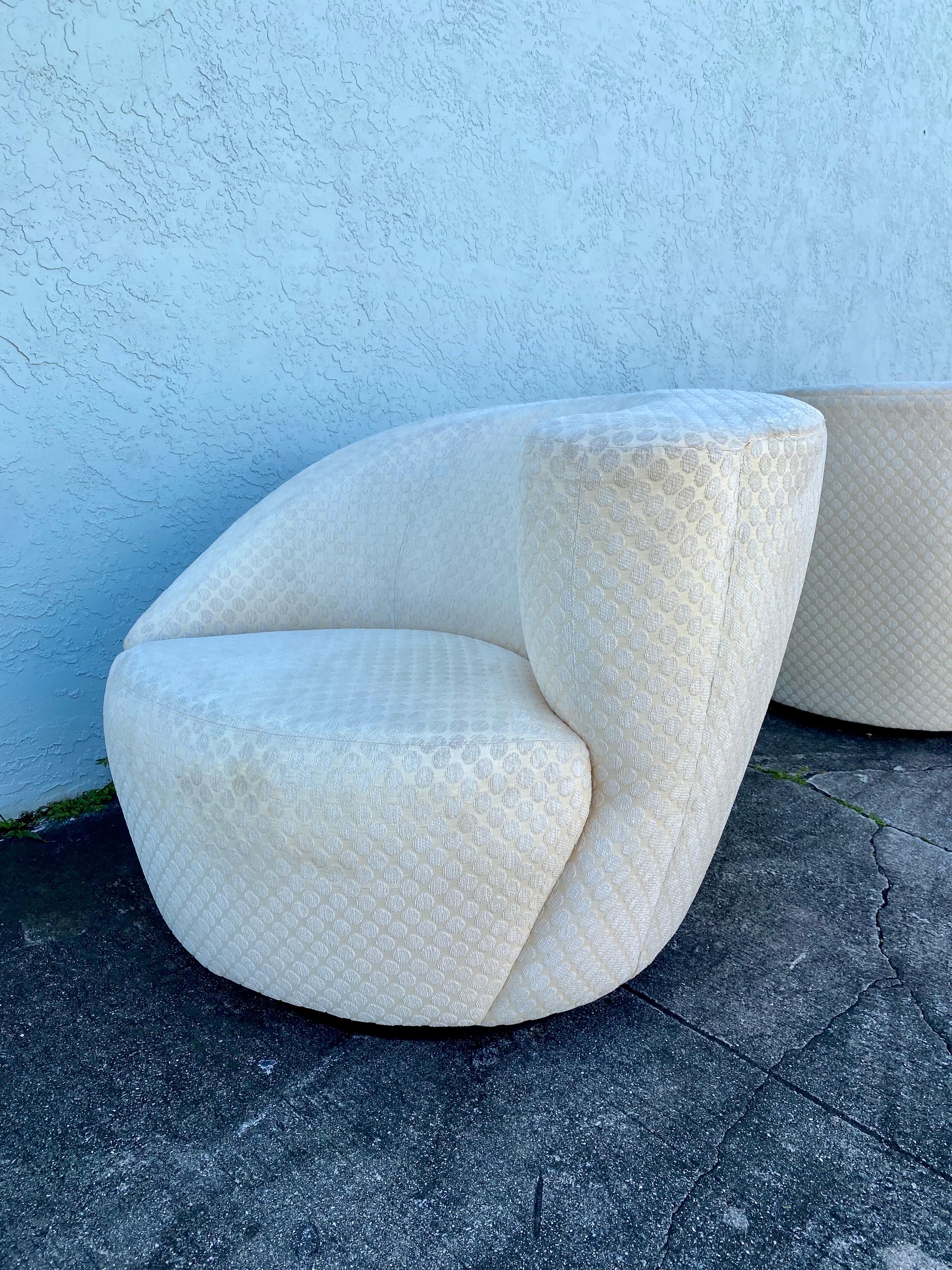 1980s Directional Cream Polka Dots Swivel Chairs, Set of 2 For Sale 2