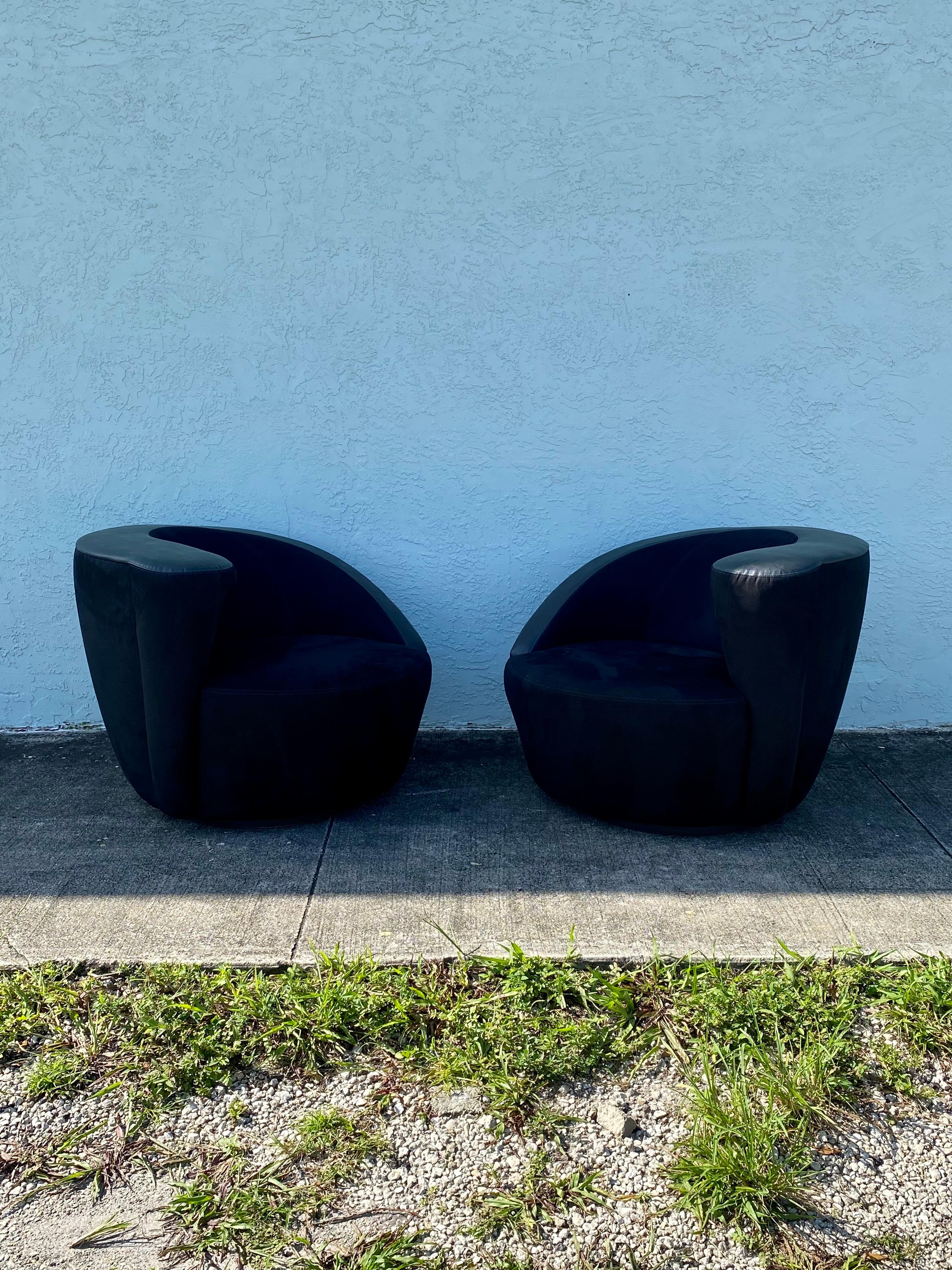 1980s Directional Kagan Black Microsuede and Leather Swivel Chairs, Set of 2 In Good Condition For Sale In Fort Lauderdale, FL