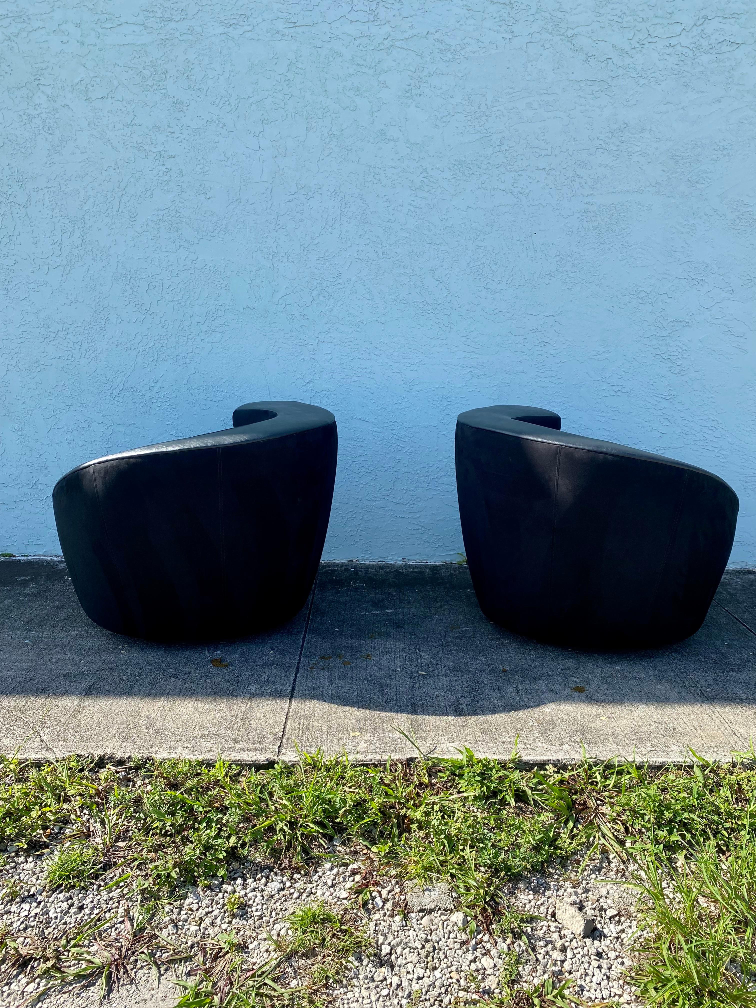 Late 20th Century 1980s Directional Kagan Black Microsuede and Leather Swivel Chairs, Set of 2 For Sale